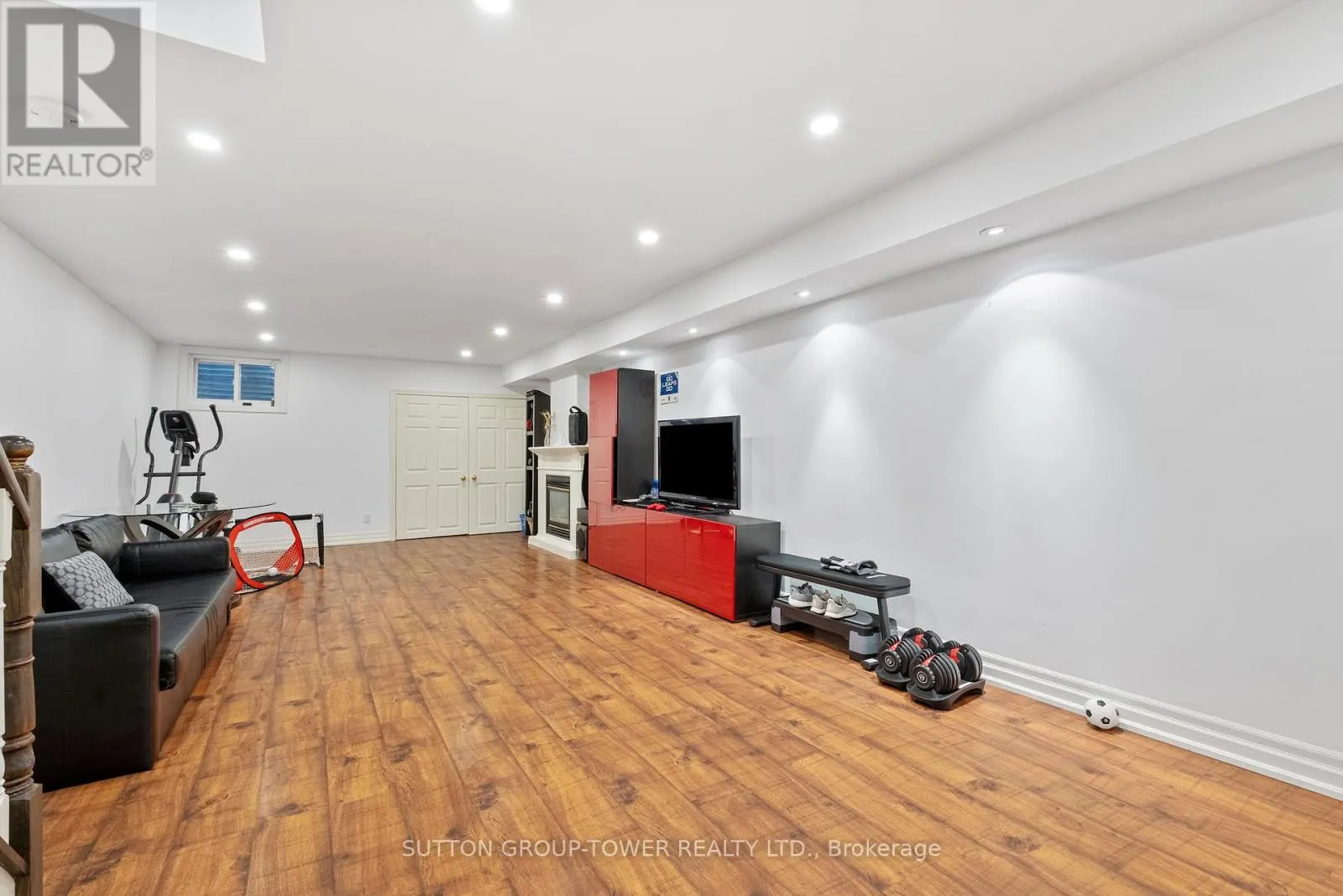 11 - 544C SCARLETT ROAD