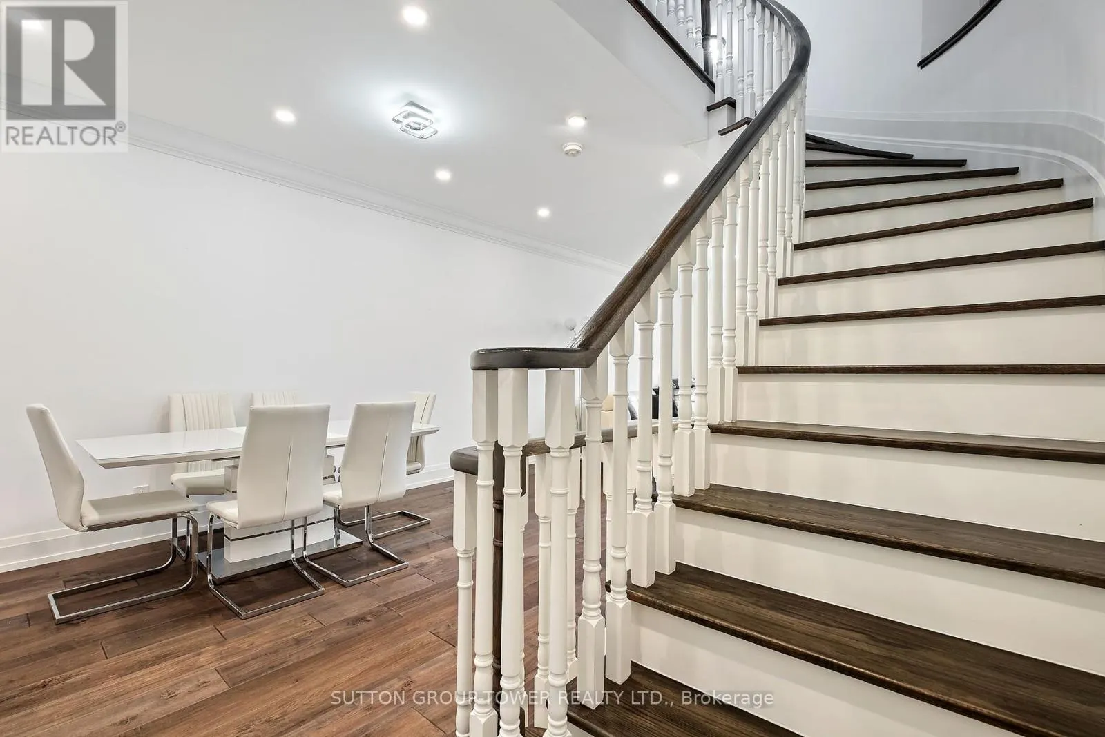 11 - 544C SCARLETT ROAD