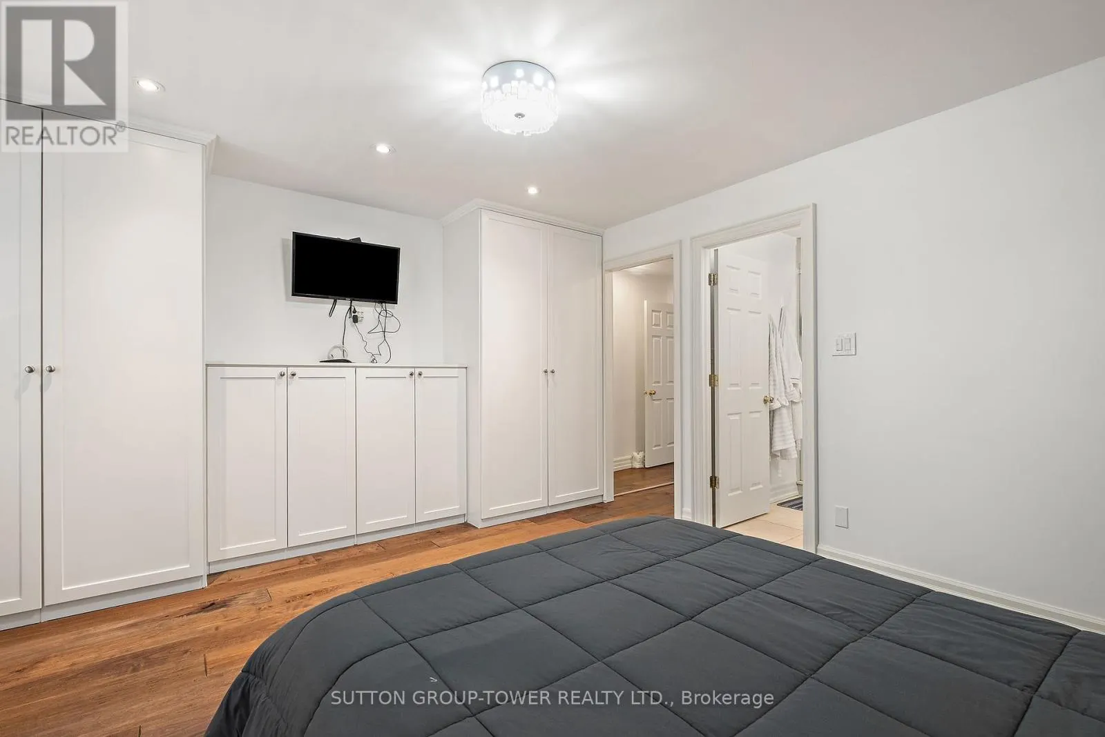 11 - 544C SCARLETT ROAD