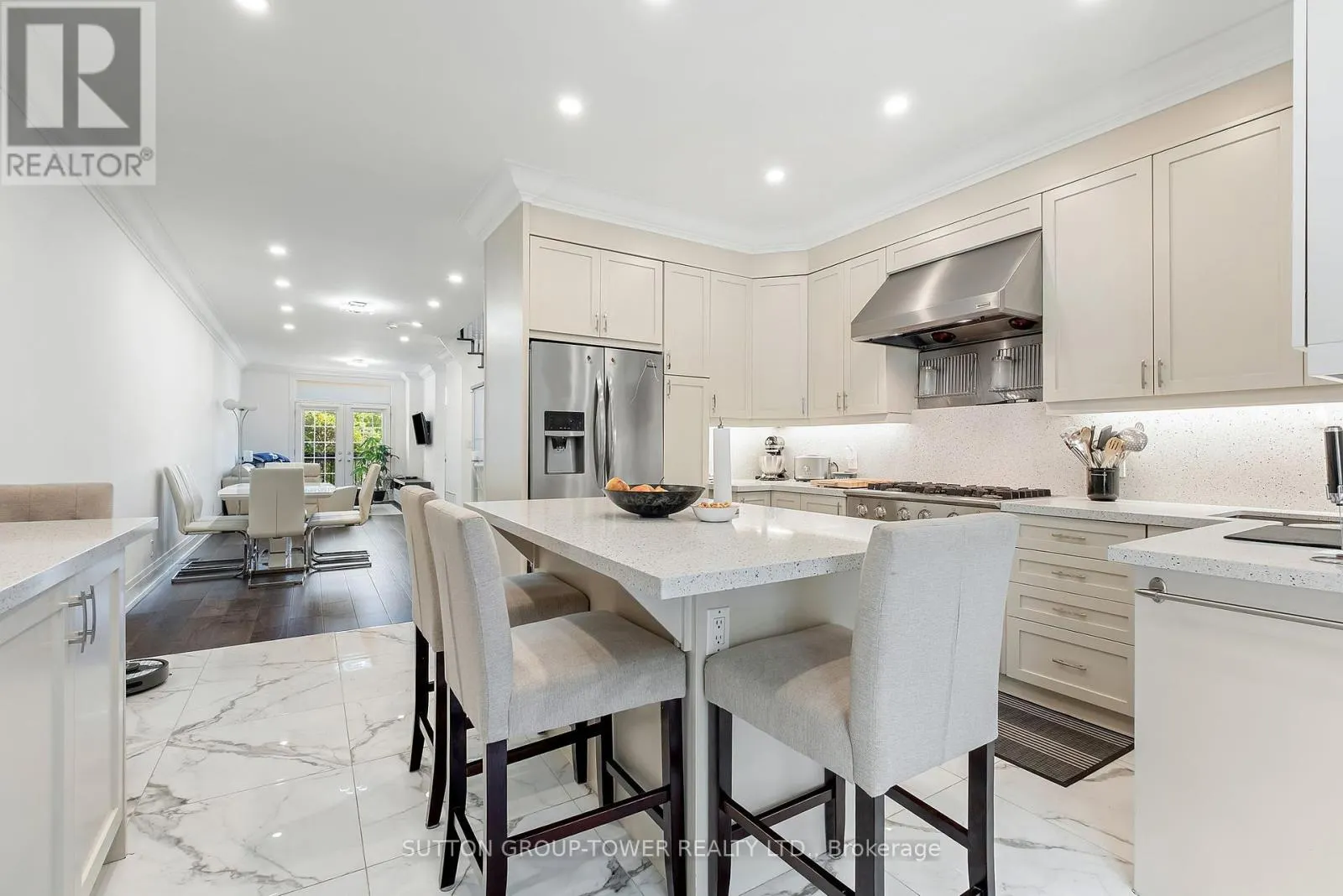 11 - 544C SCARLETT ROAD