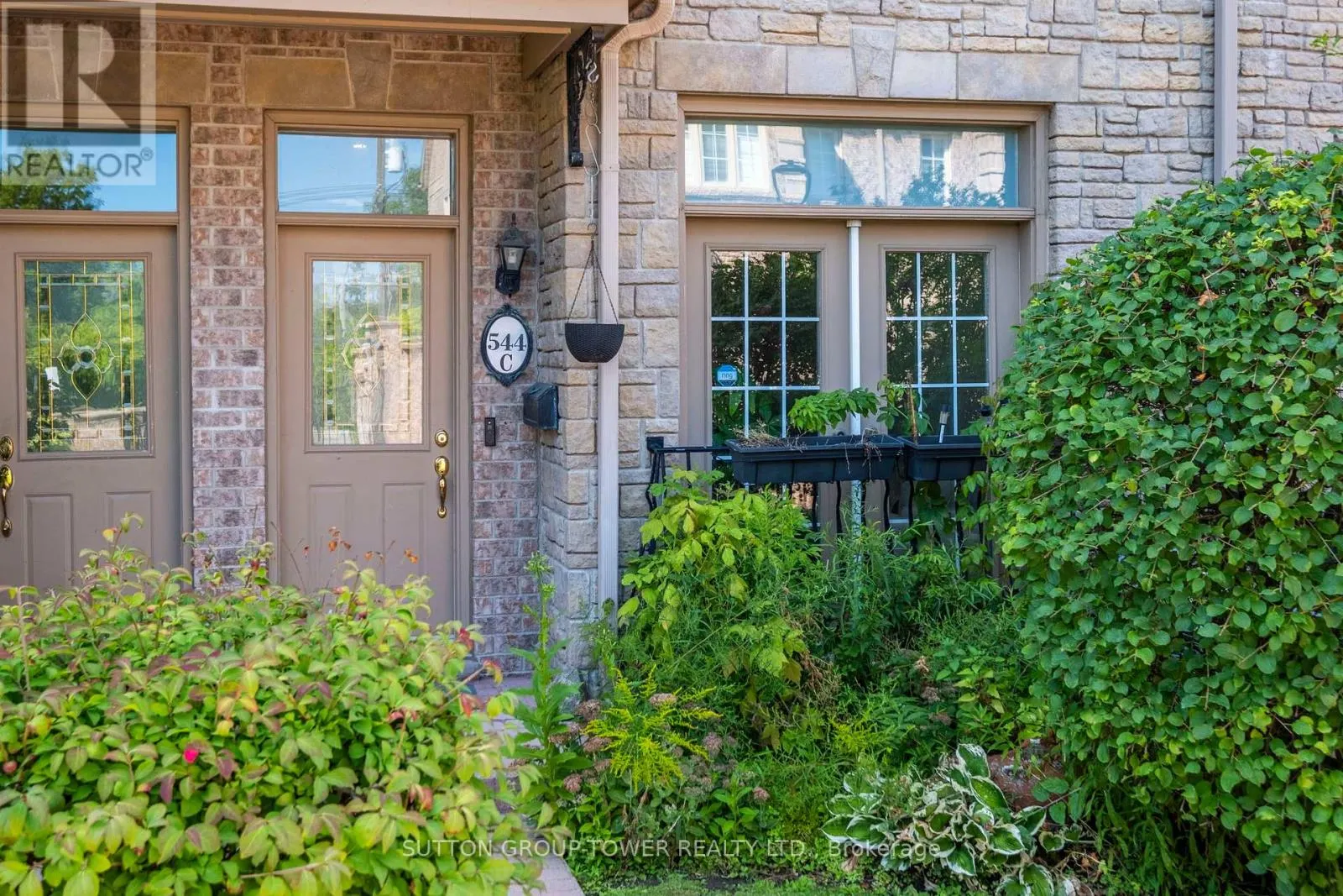11 - 544C SCARLETT ROAD
