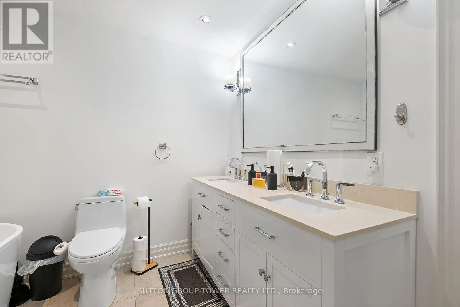 11 - 544C SCARLETT ROAD