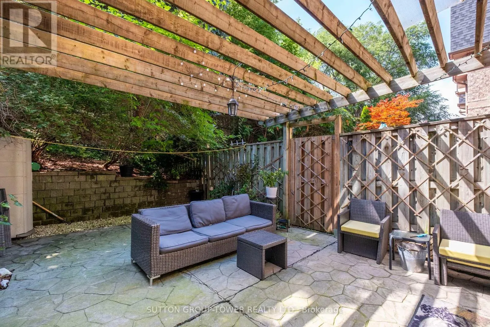 11 - 544C SCARLETT ROAD
