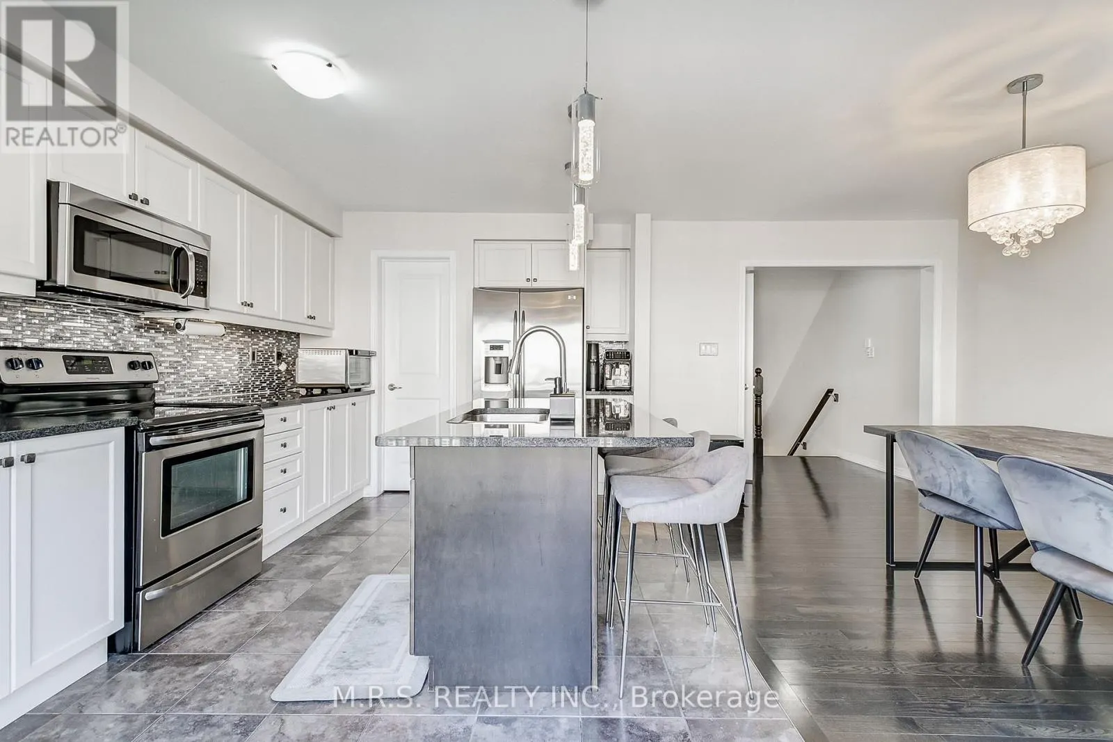 294 ELLEN DAVIDSON DRIVE