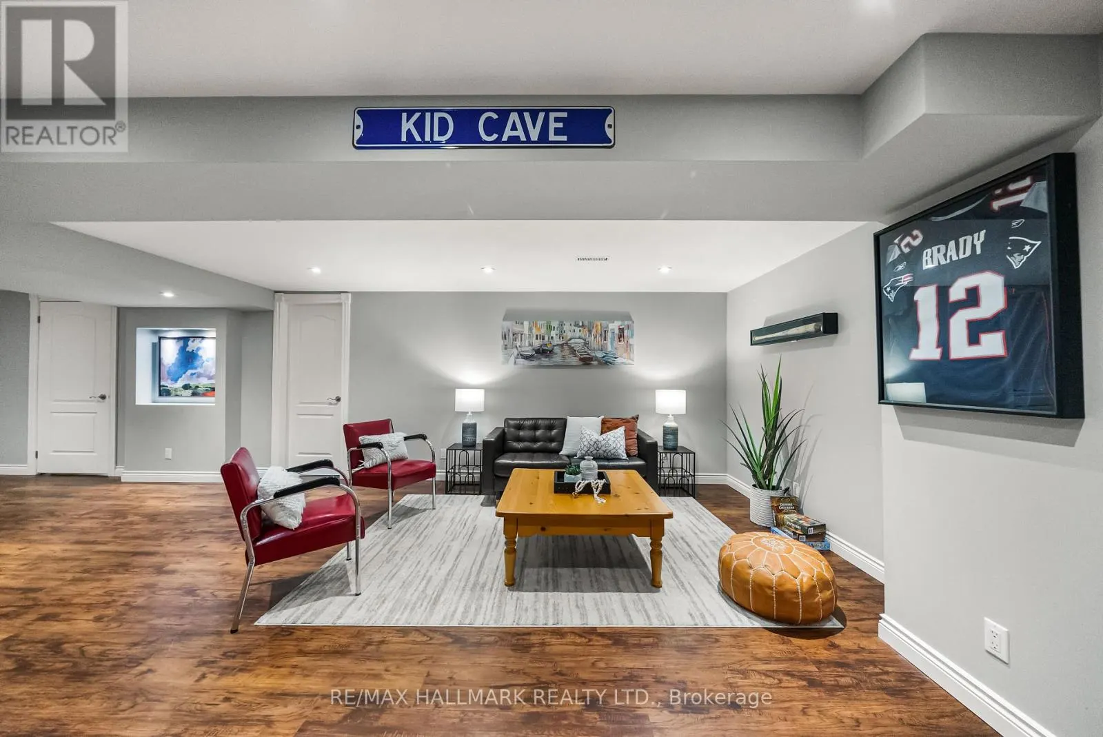 2049 WINDY OAKS DRIVE