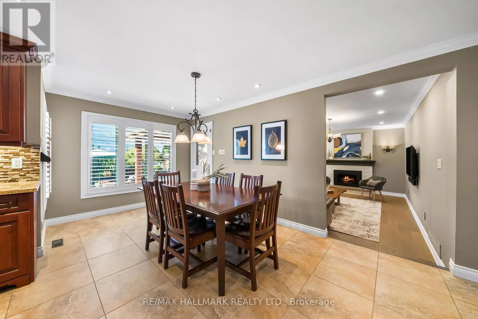 2049 WINDY OAKS DRIVE