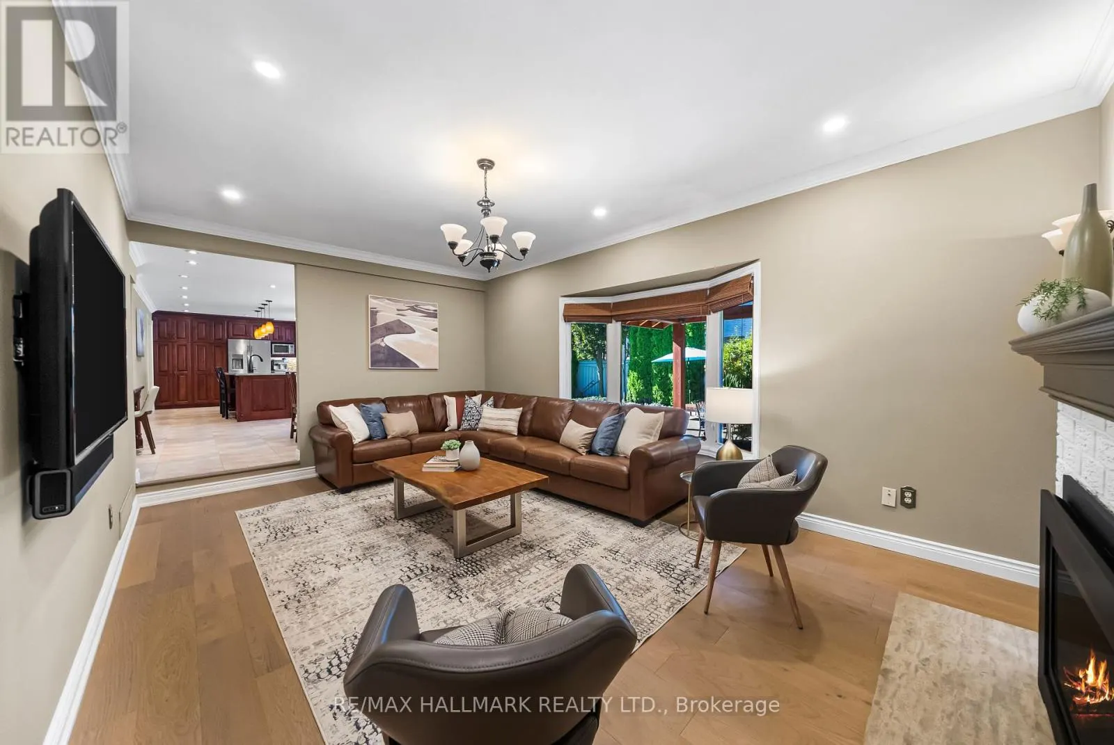 2049 WINDY OAKS DRIVE