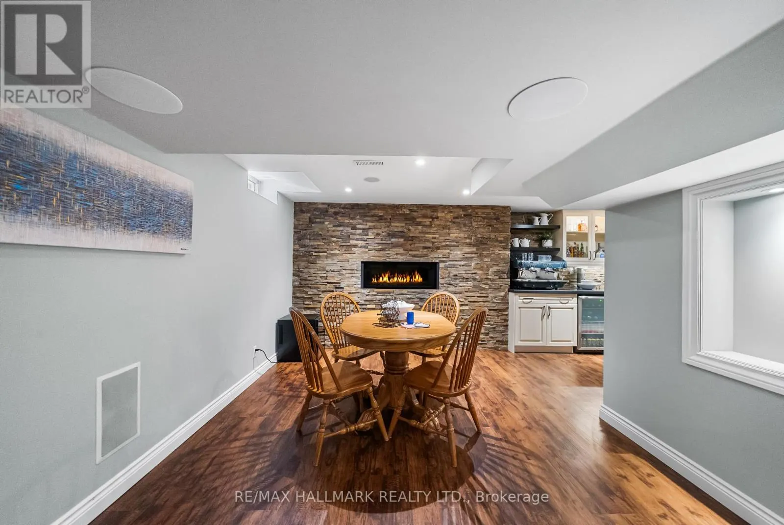 2049 WINDY OAKS DRIVE