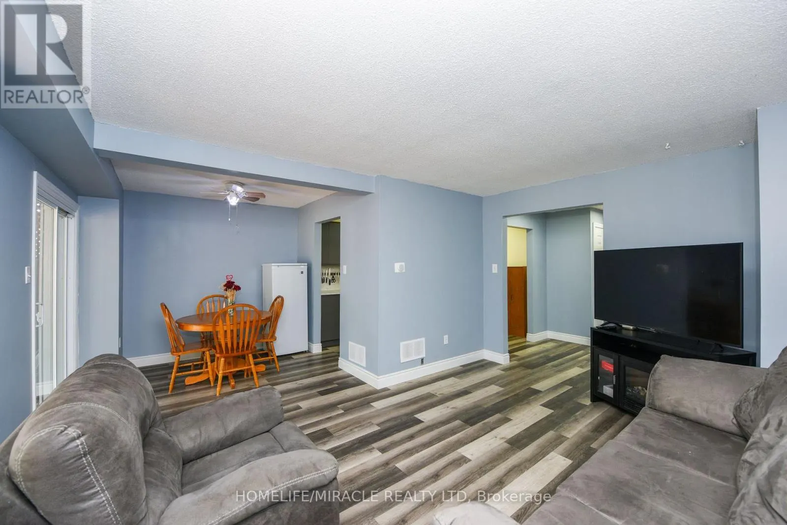 282 ROYAL SALISBURY WAY