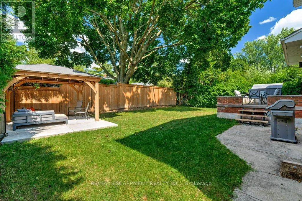 364 EAST SIDE CRESCENT