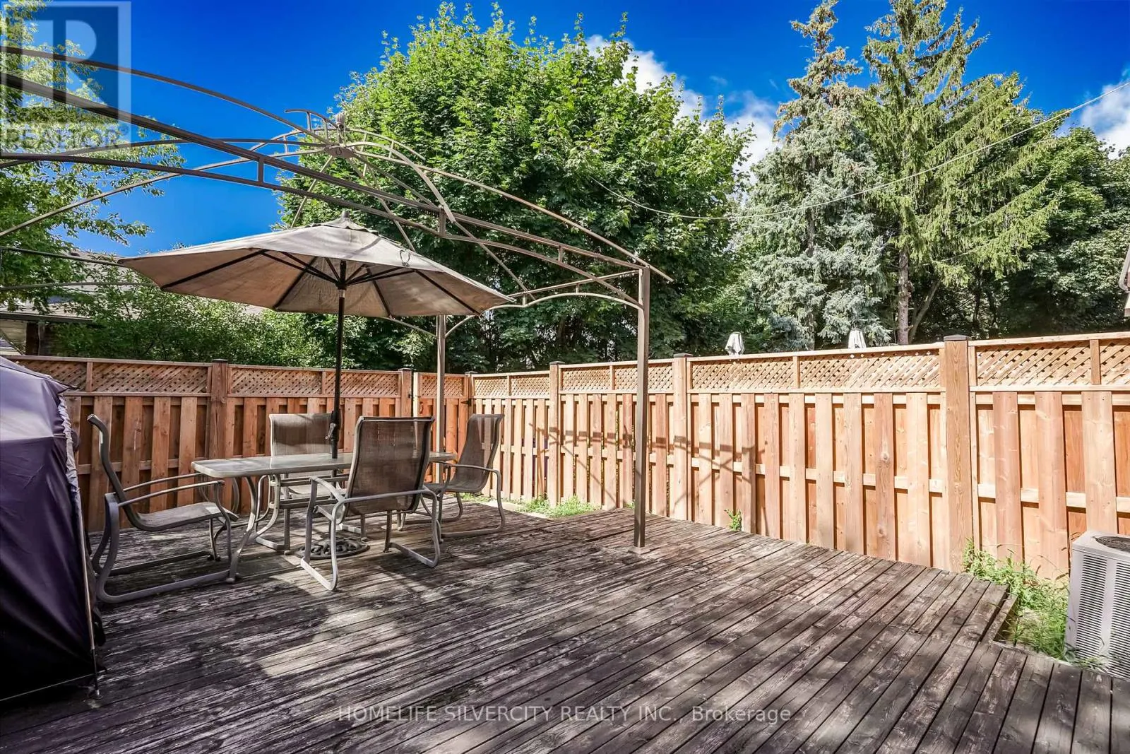 57 - 235 BRONTE STREET S