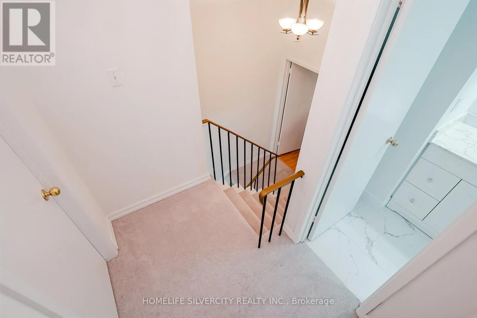 57 - 235 BRONTE STREET S