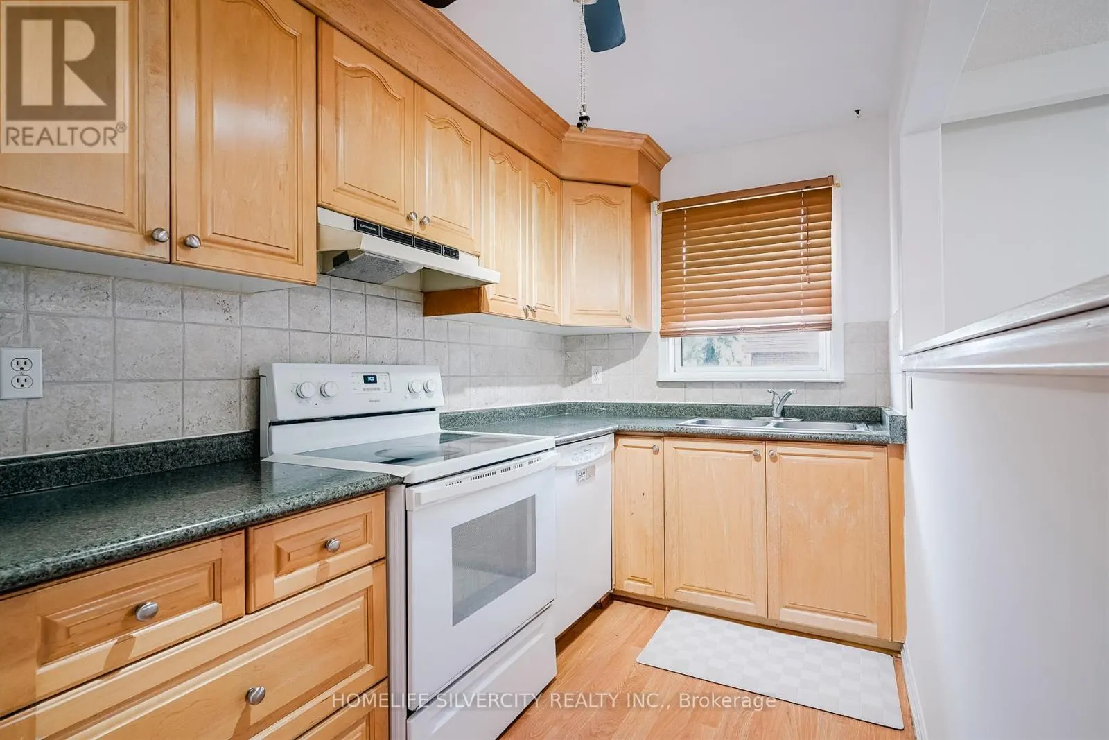 57 - 235 BRONTE STREET S