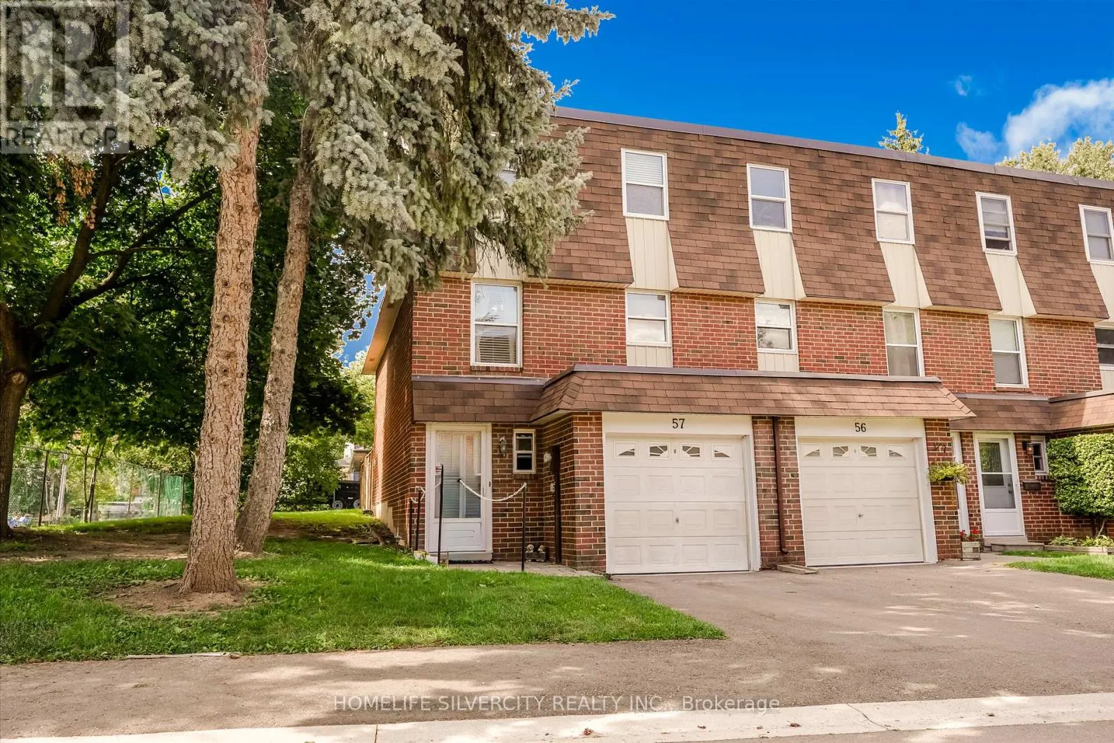 57 - 235 BRONTE STREET S
