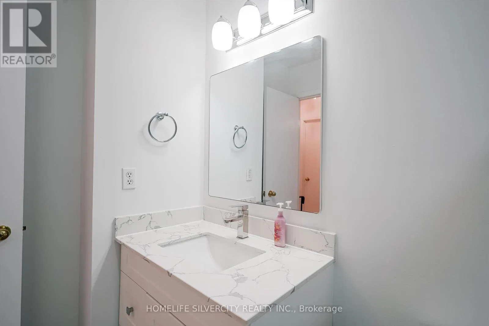 57 - 235 BRONTE STREET S