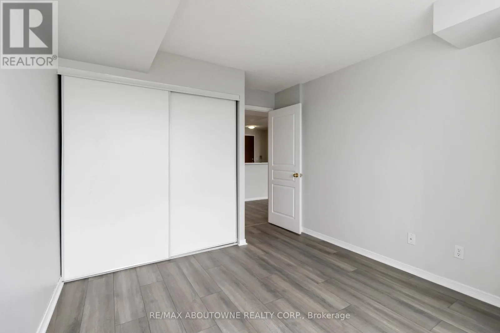 1213 - 2565 ERIN CENTRE BOULEVARD