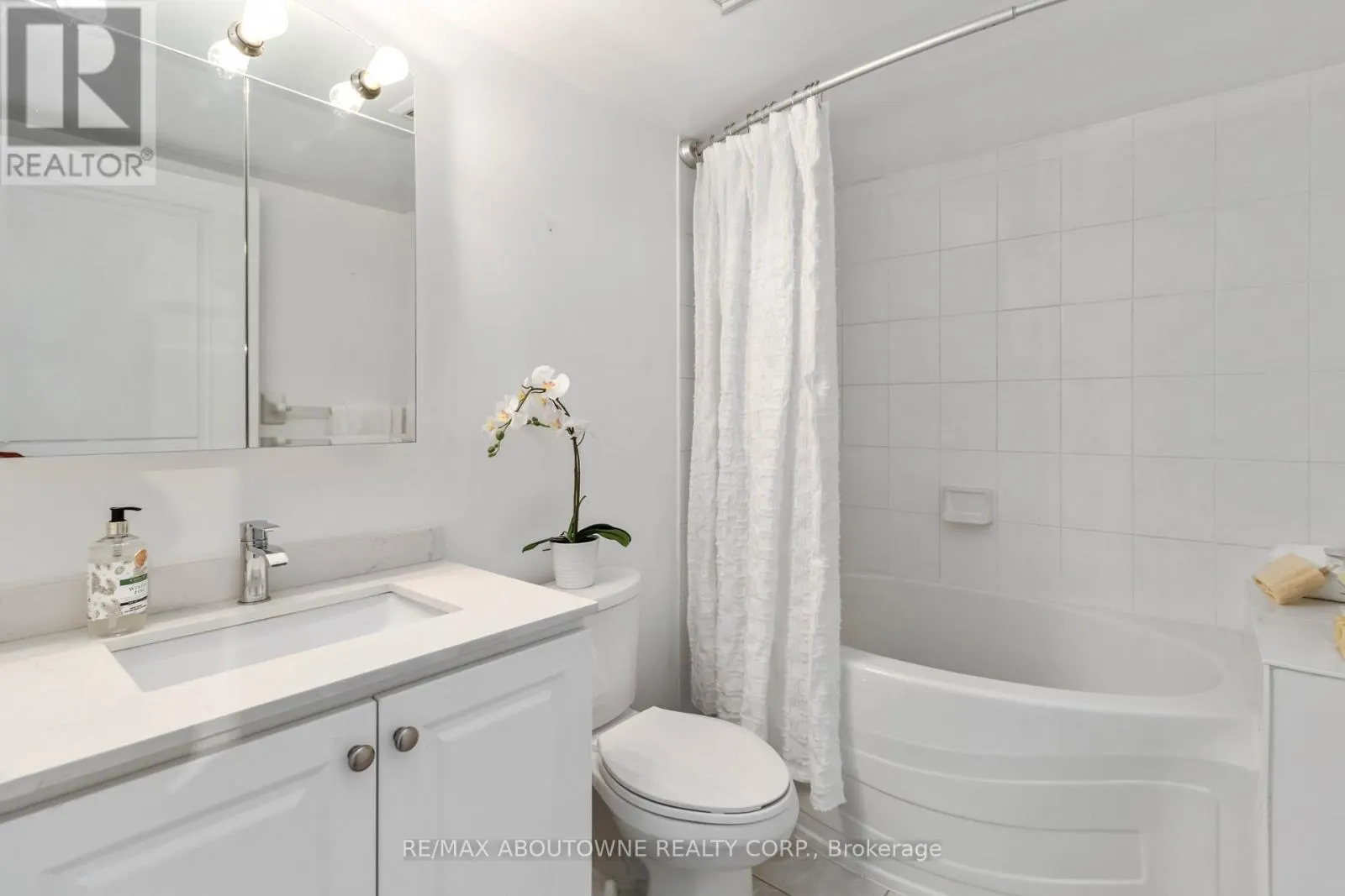 1213 - 2565 ERIN CENTRE BOULEVARD