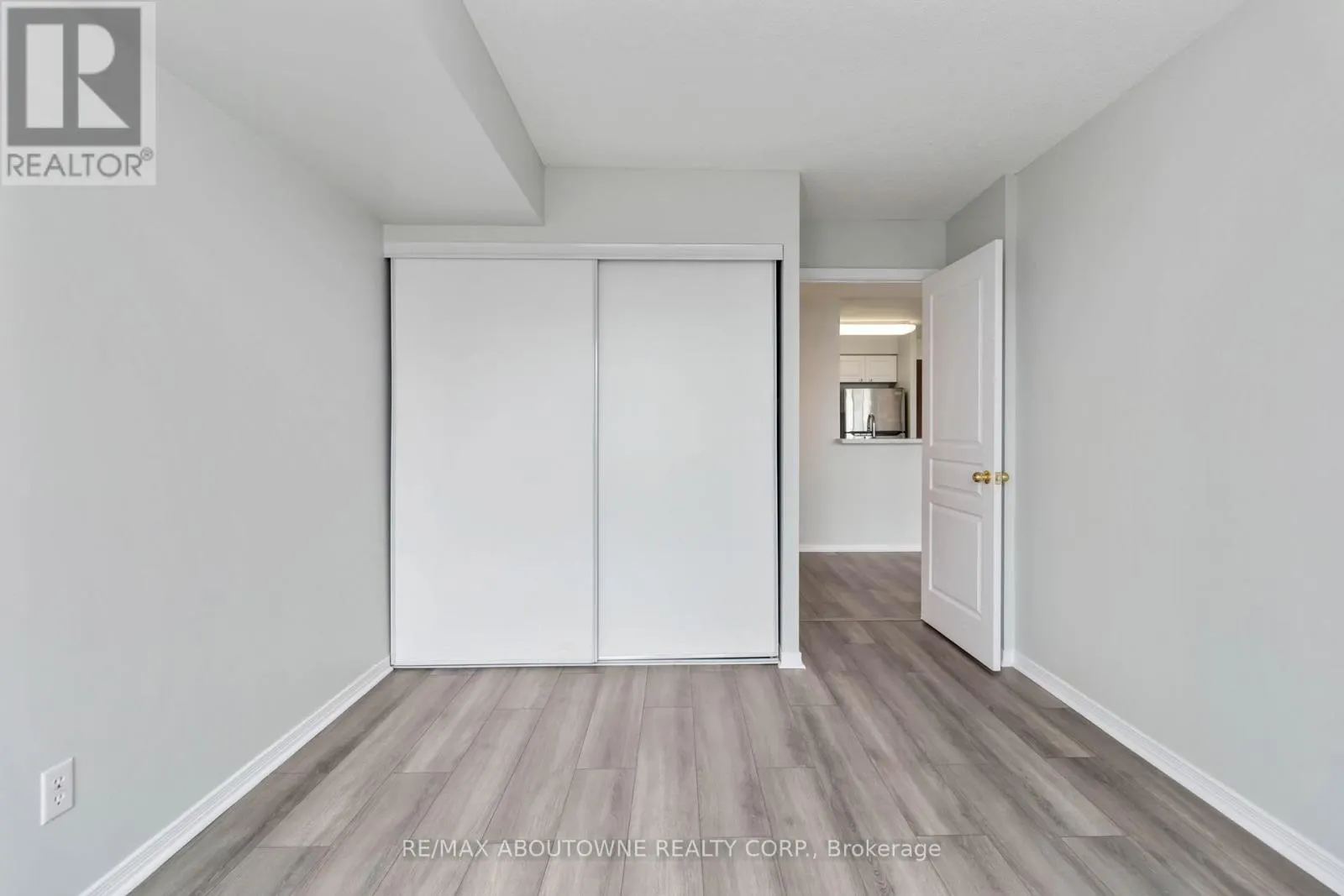1213 - 2565 ERIN CENTRE BOULEVARD