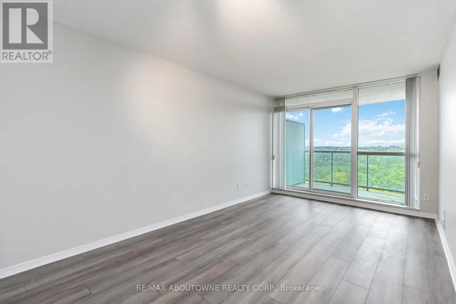 1213 - 2565 ERIN CENTRE BOULEVARD
