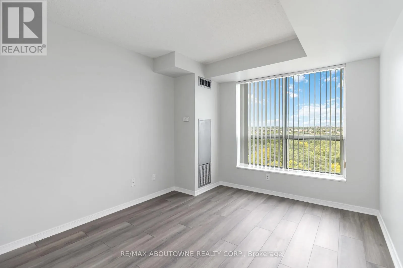 1213 - 2565 ERIN CENTRE BOULEVARD