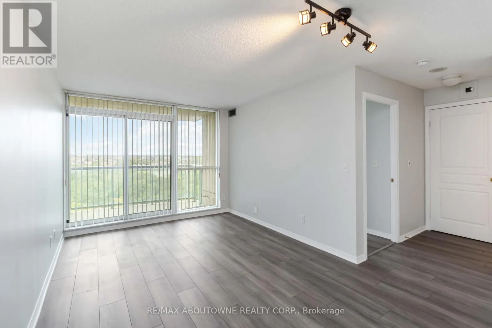 1213 - 2565 ERIN CENTRE BOULEVARD