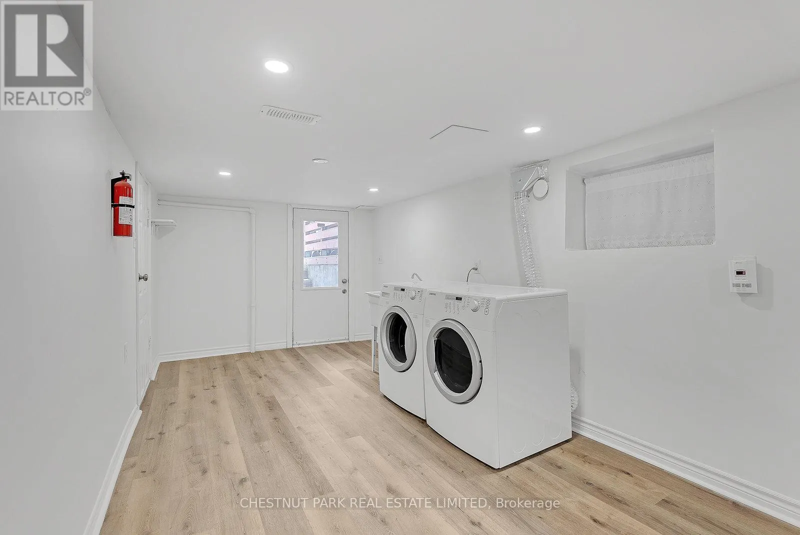 MAIN - 1383 LANSDOWNE AVENUE