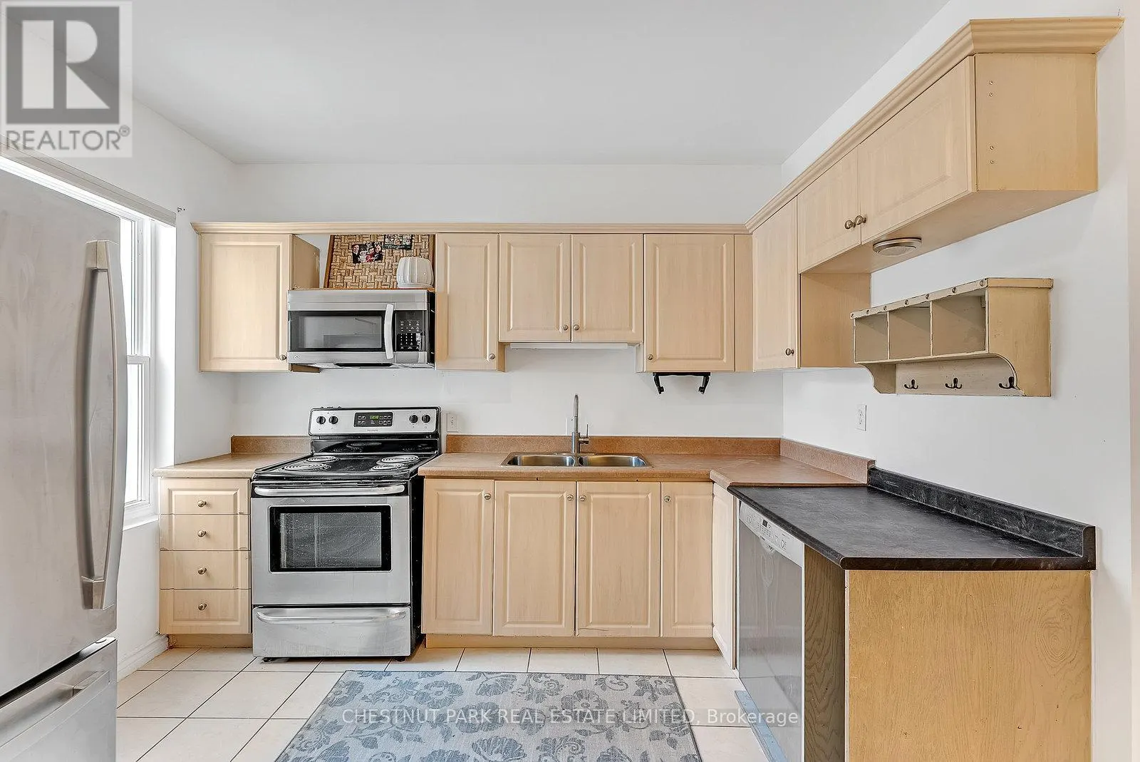 MAIN - 1383 LANSDOWNE AVENUE