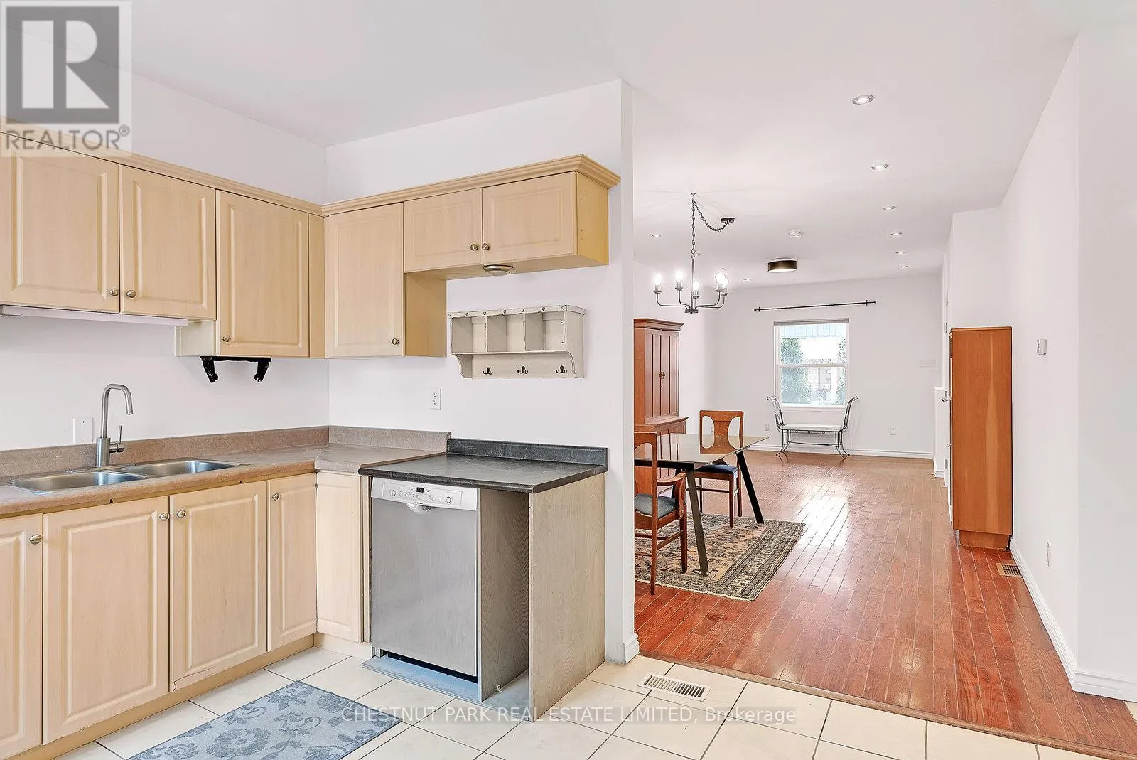 MAIN - 1383 LANSDOWNE AVENUE