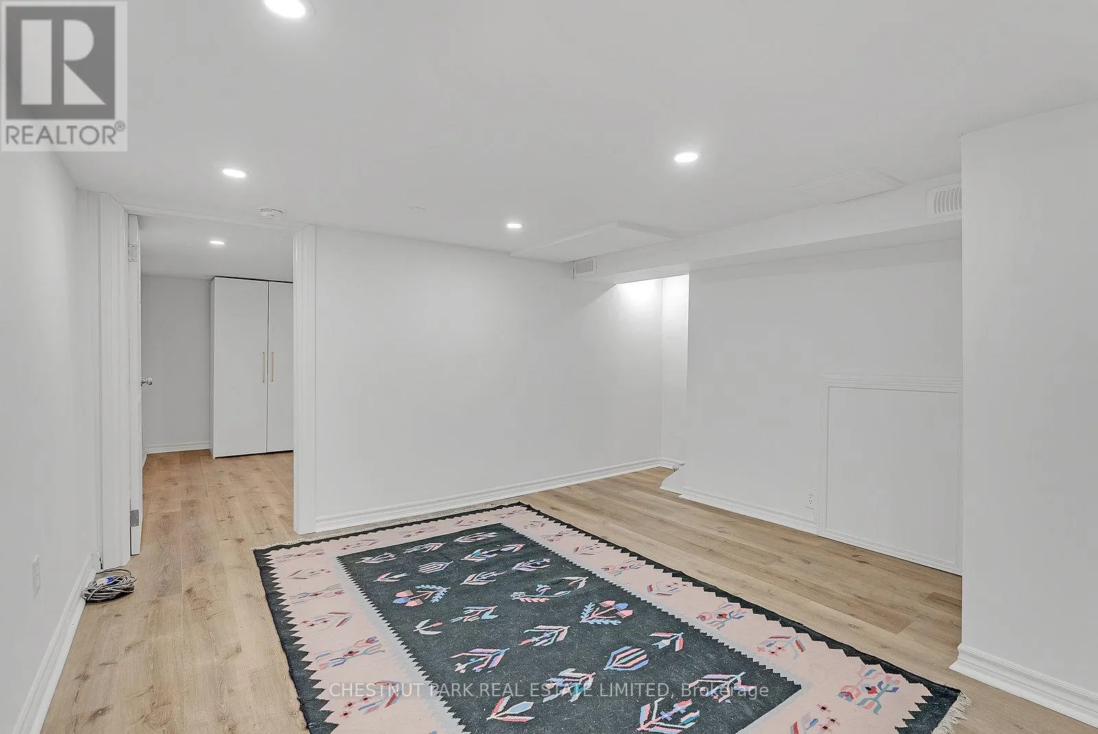 MAIN - 1383 LANSDOWNE AVENUE