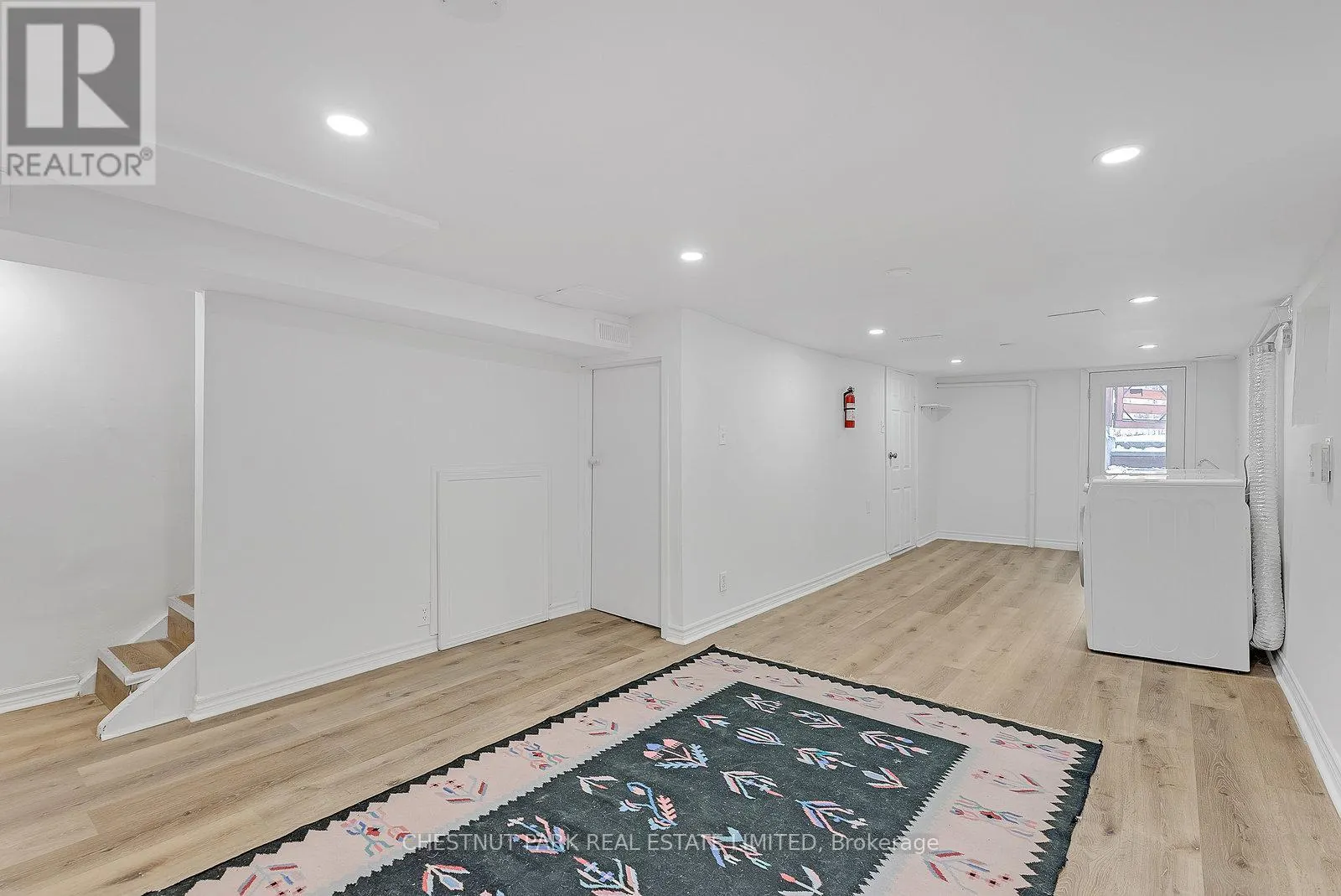 MAIN - 1383 LANSDOWNE AVENUE