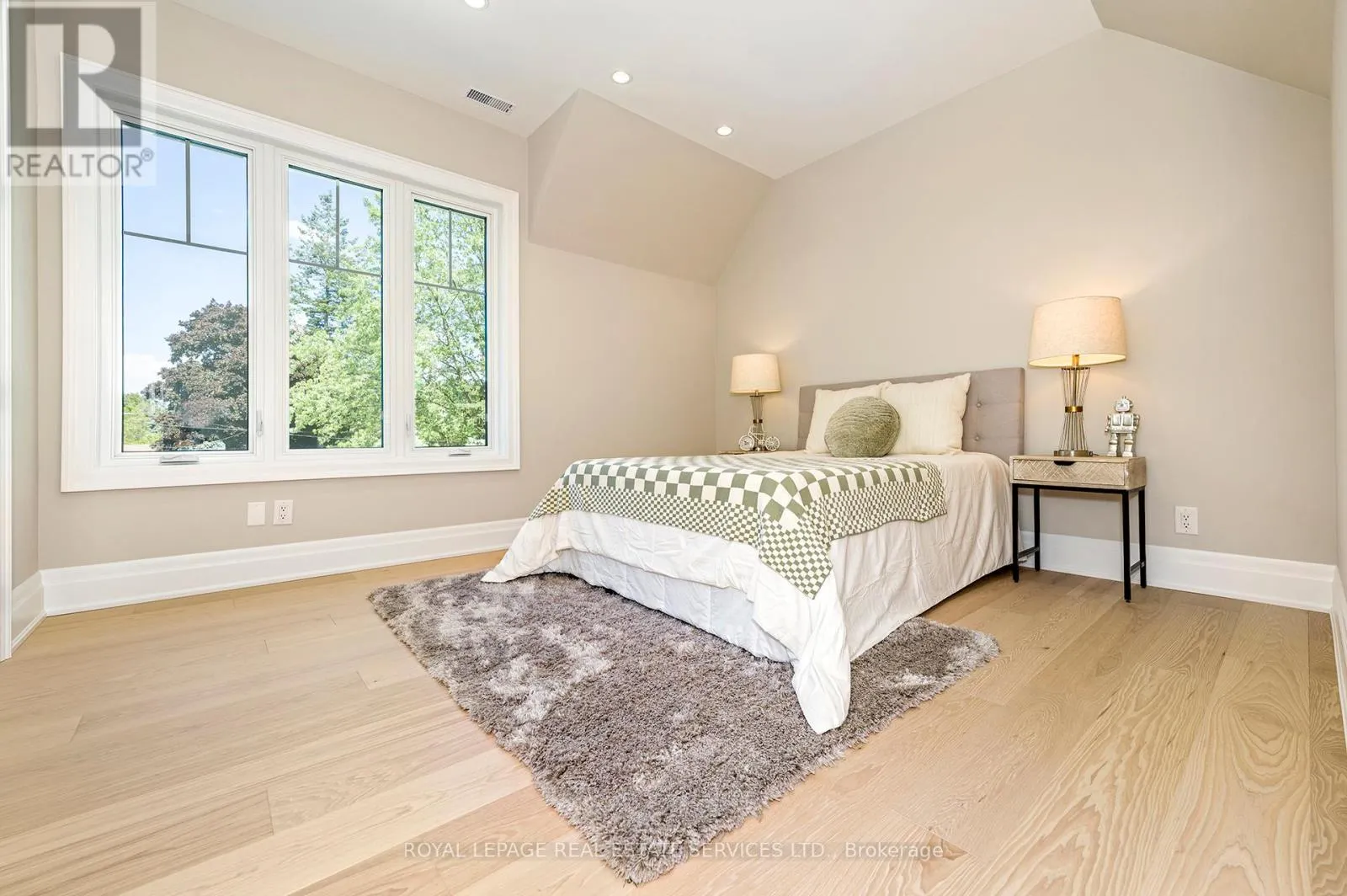 1618 DOGWOOD TRAIL