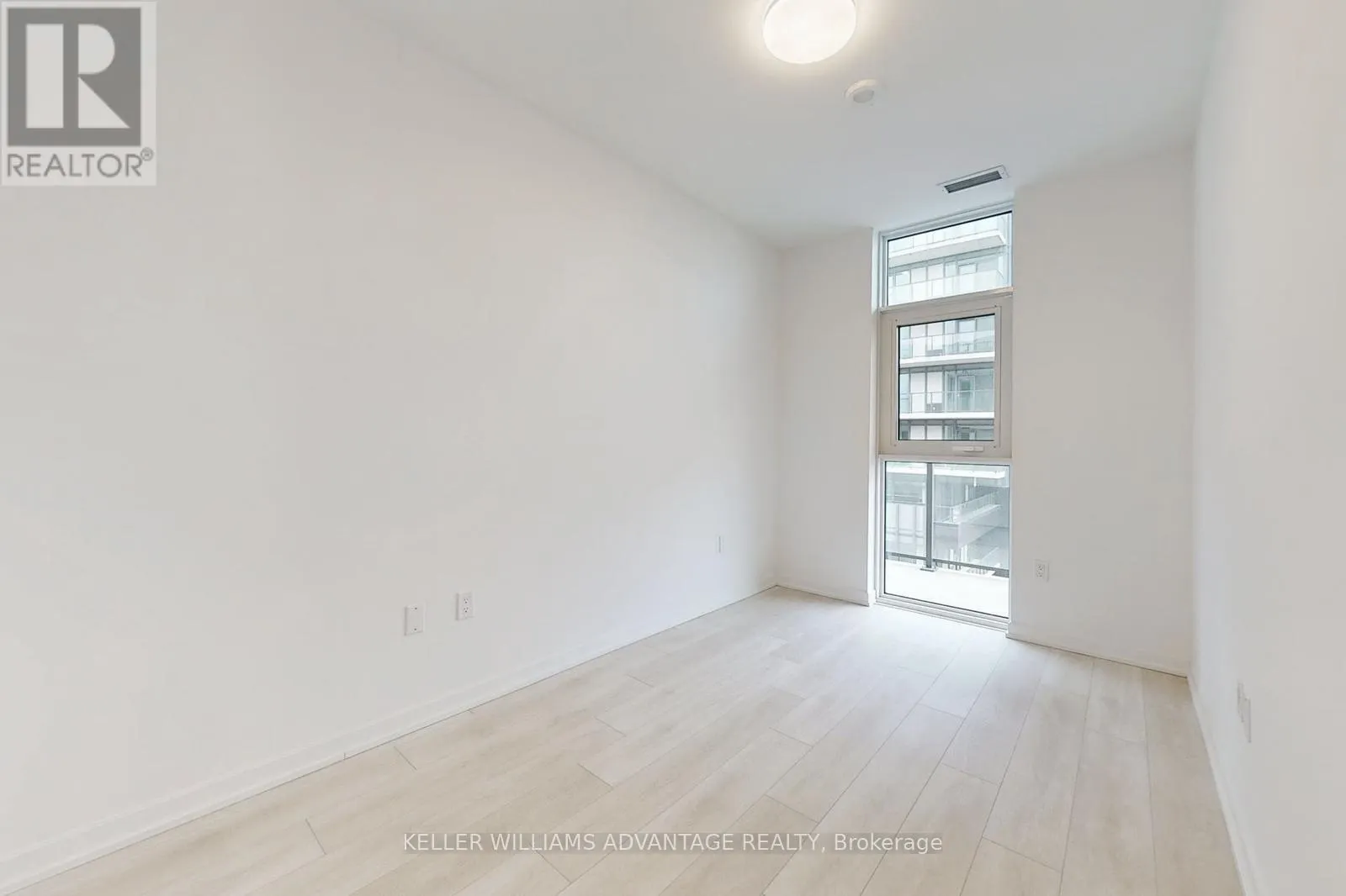2407 - 10 GRAPHOPHONE GROVE