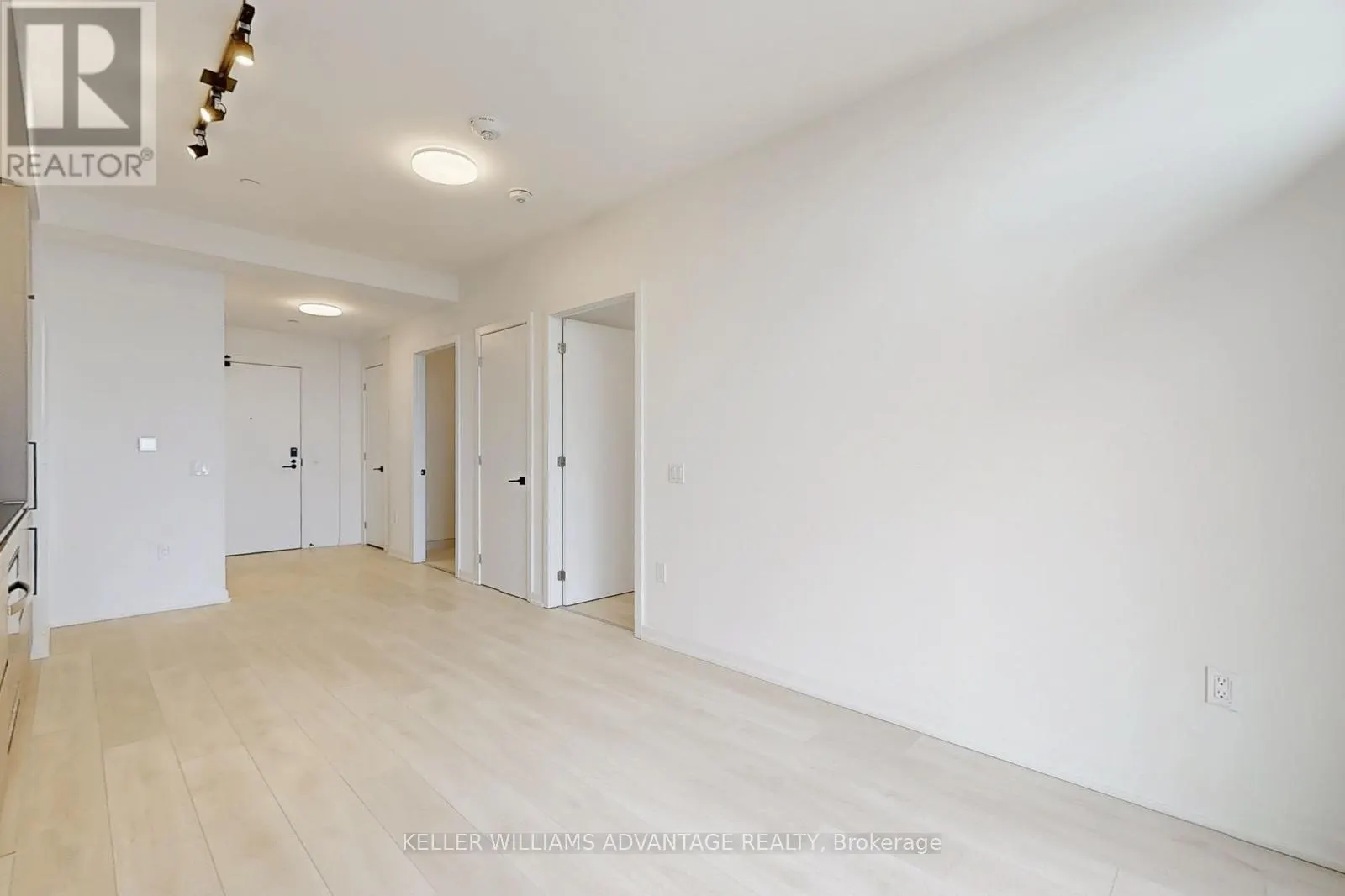 2407 - 10 GRAPHOPHONE GROVE