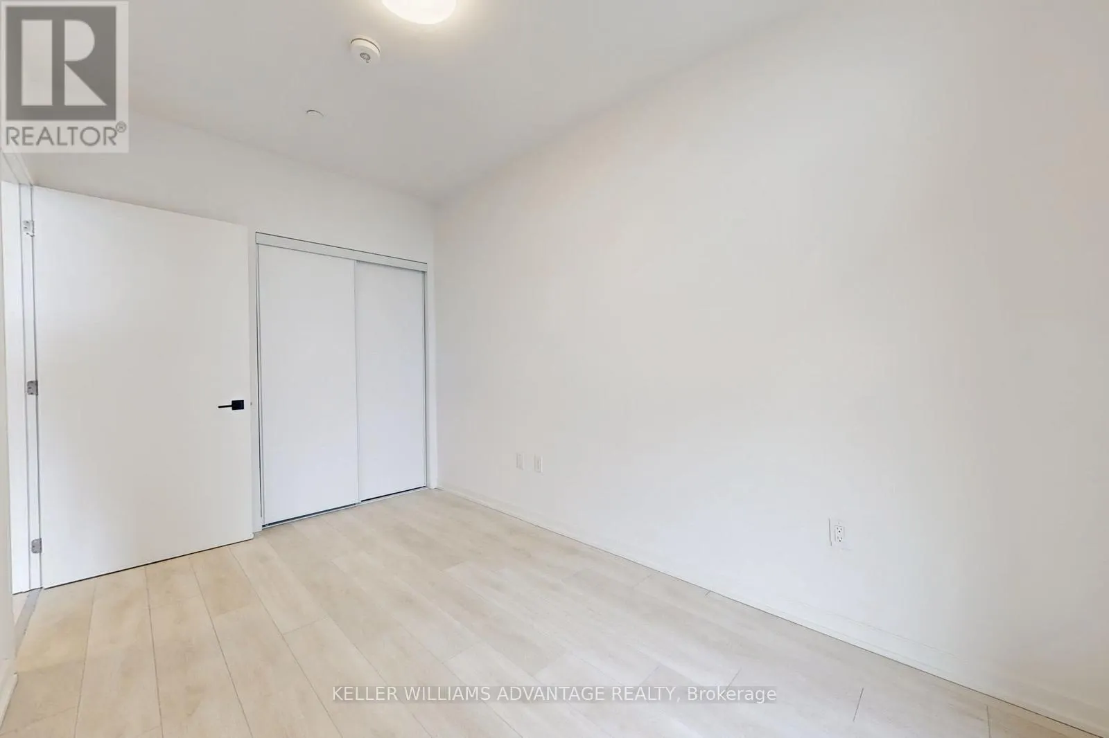 2407 - 10 GRAPHOPHONE GROVE