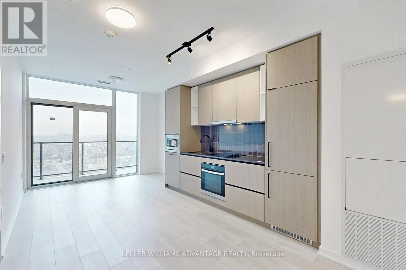2407 - 10 GRAPHOPHONE GROVE