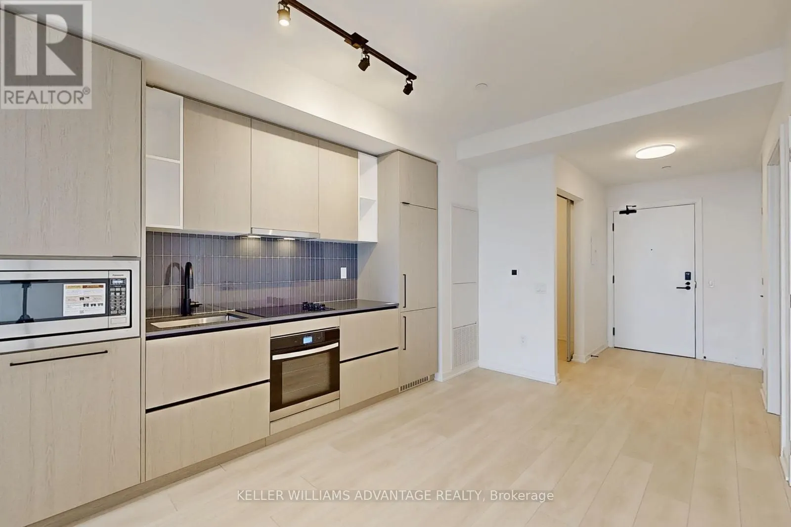 2407 - 10 GRAPHOPHONE GROVE