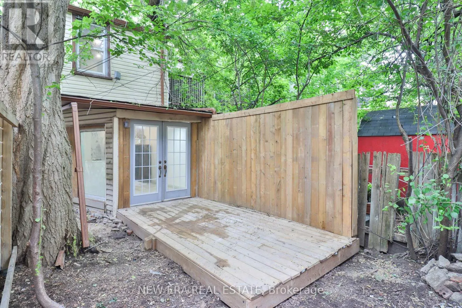 990 DOVERCOURT ROAD