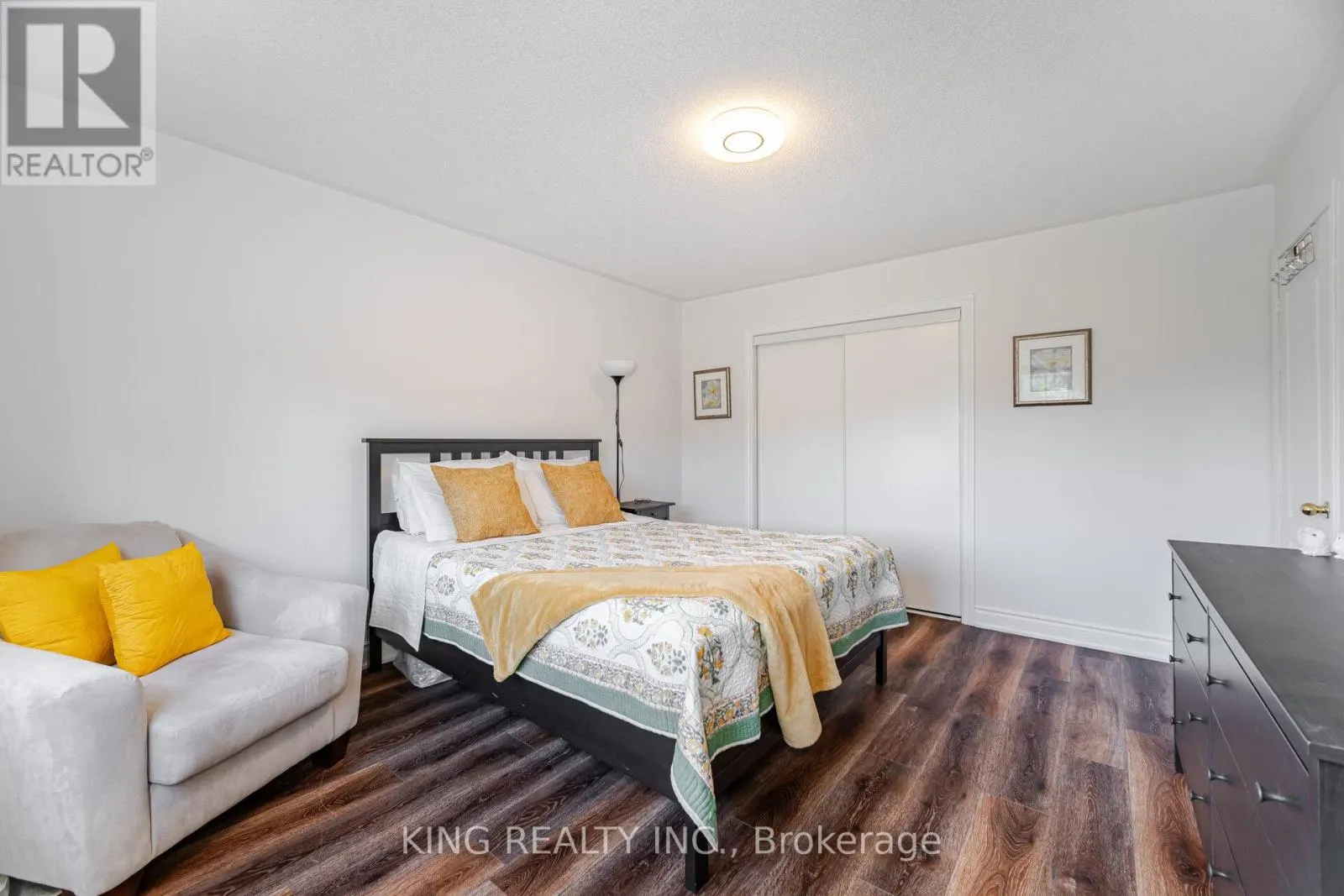89 CRYSTAL GLEN CRESCENT
