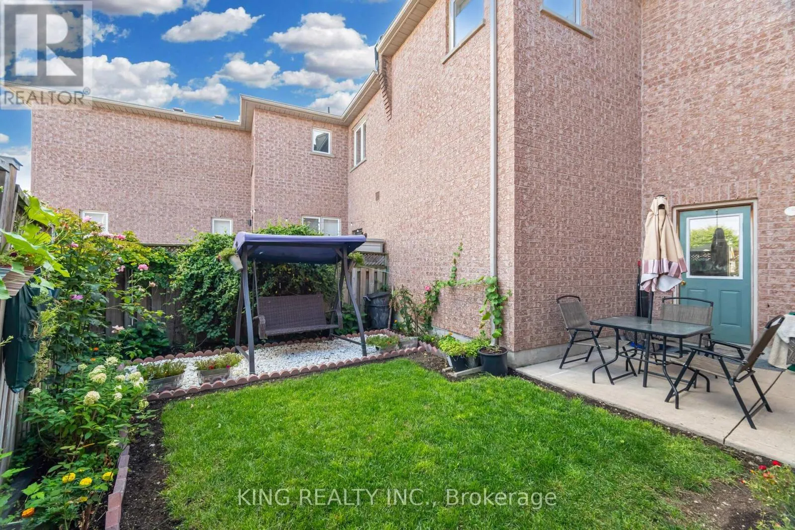 89 CRYSTAL GLEN CRESCENT
