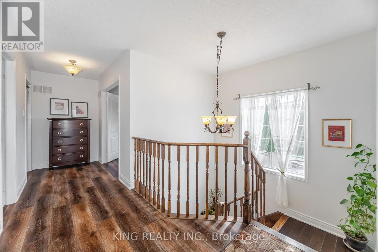 89 CRYSTAL GLEN CRESCENT