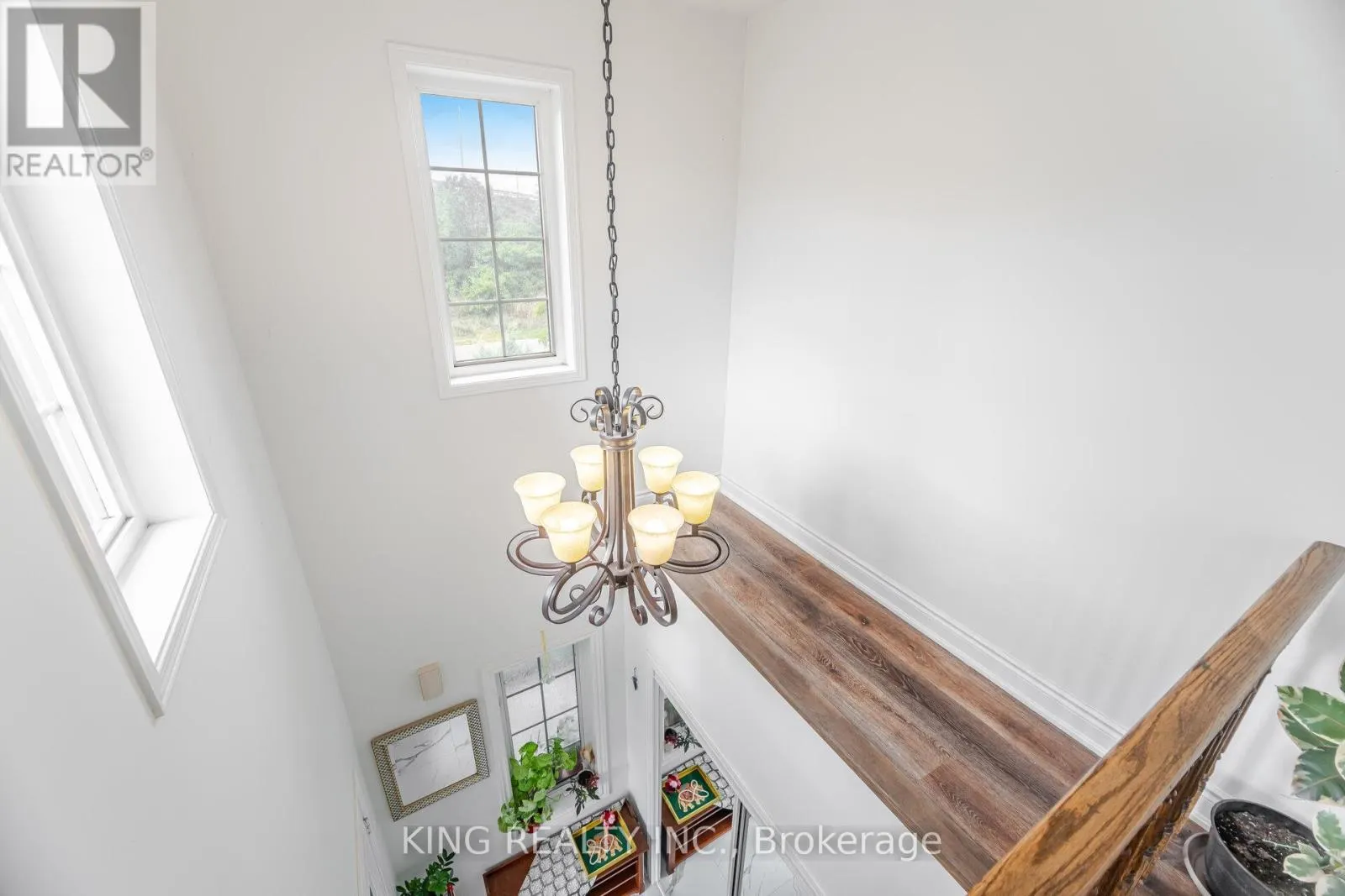 89 CRYSTAL GLEN CRESCENT