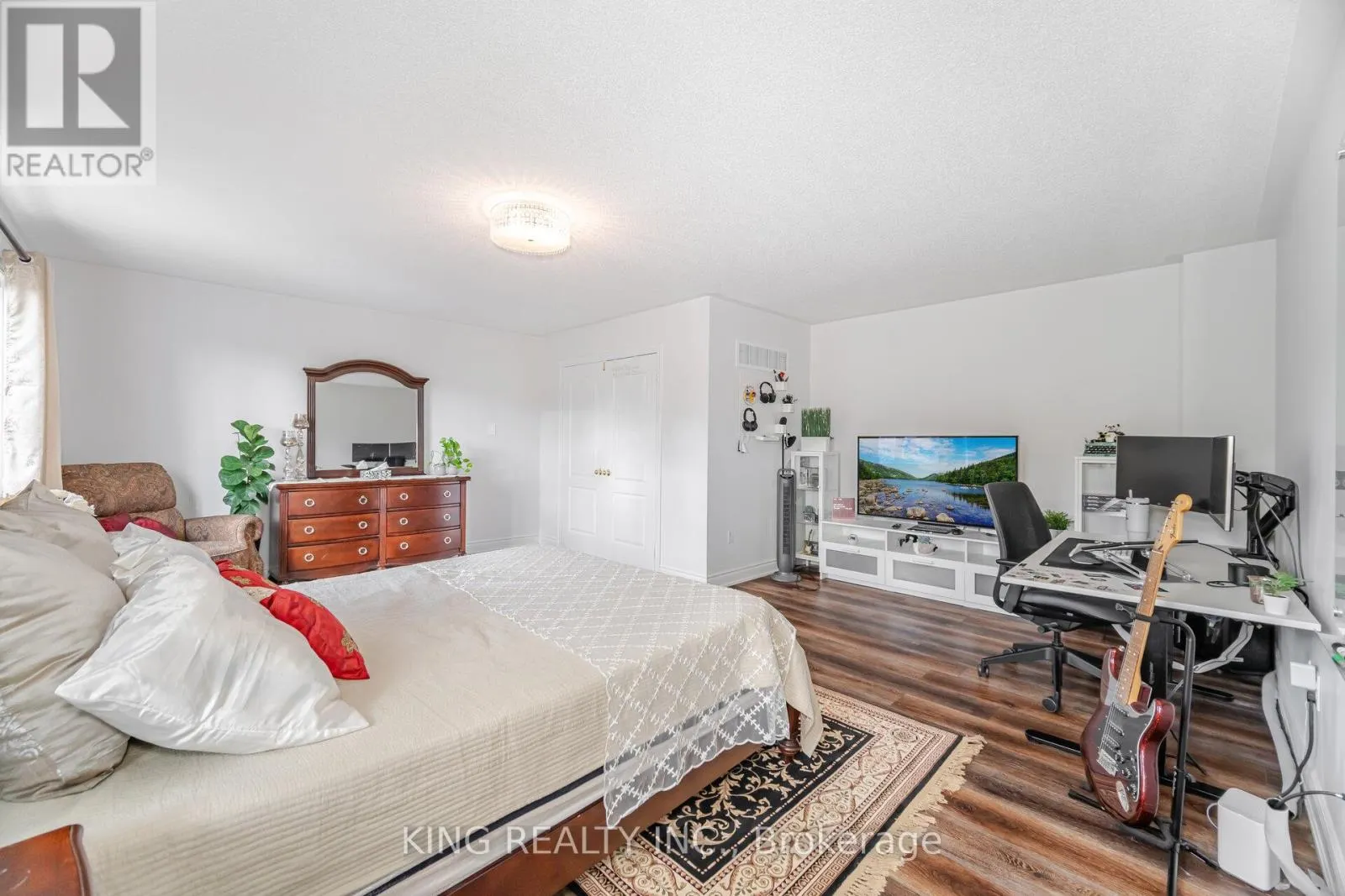 89 CRYSTAL GLEN CRESCENT