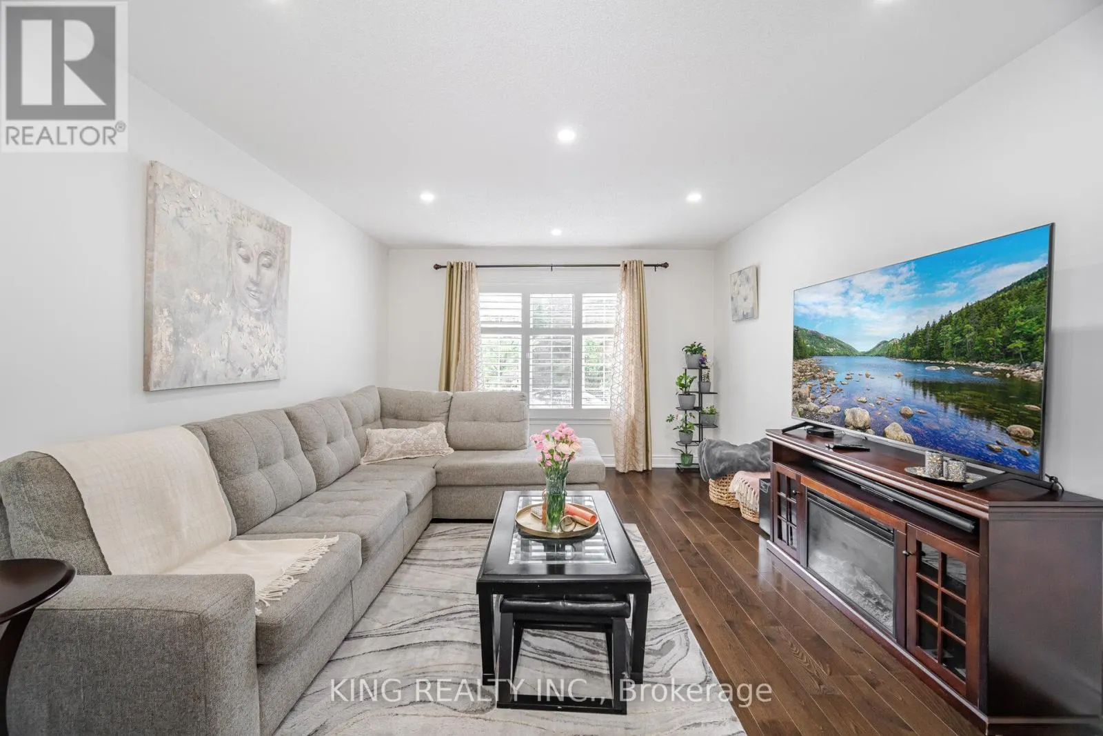 89 CRYSTAL GLEN CRESCENT