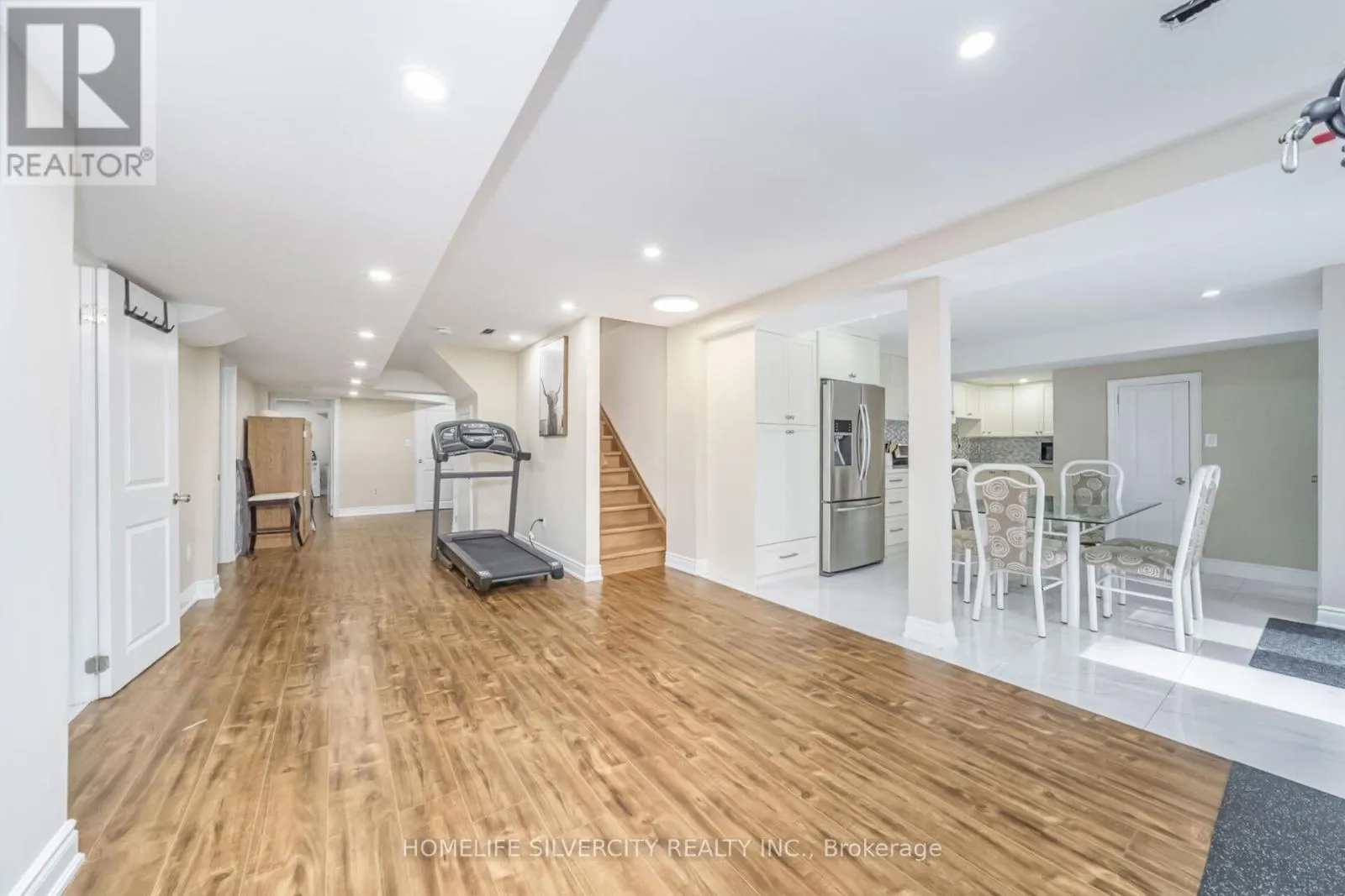 1587 HALLSTONE ROAD