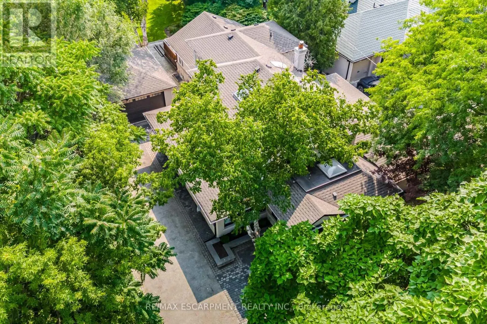 2126 GRANGE DRIVE