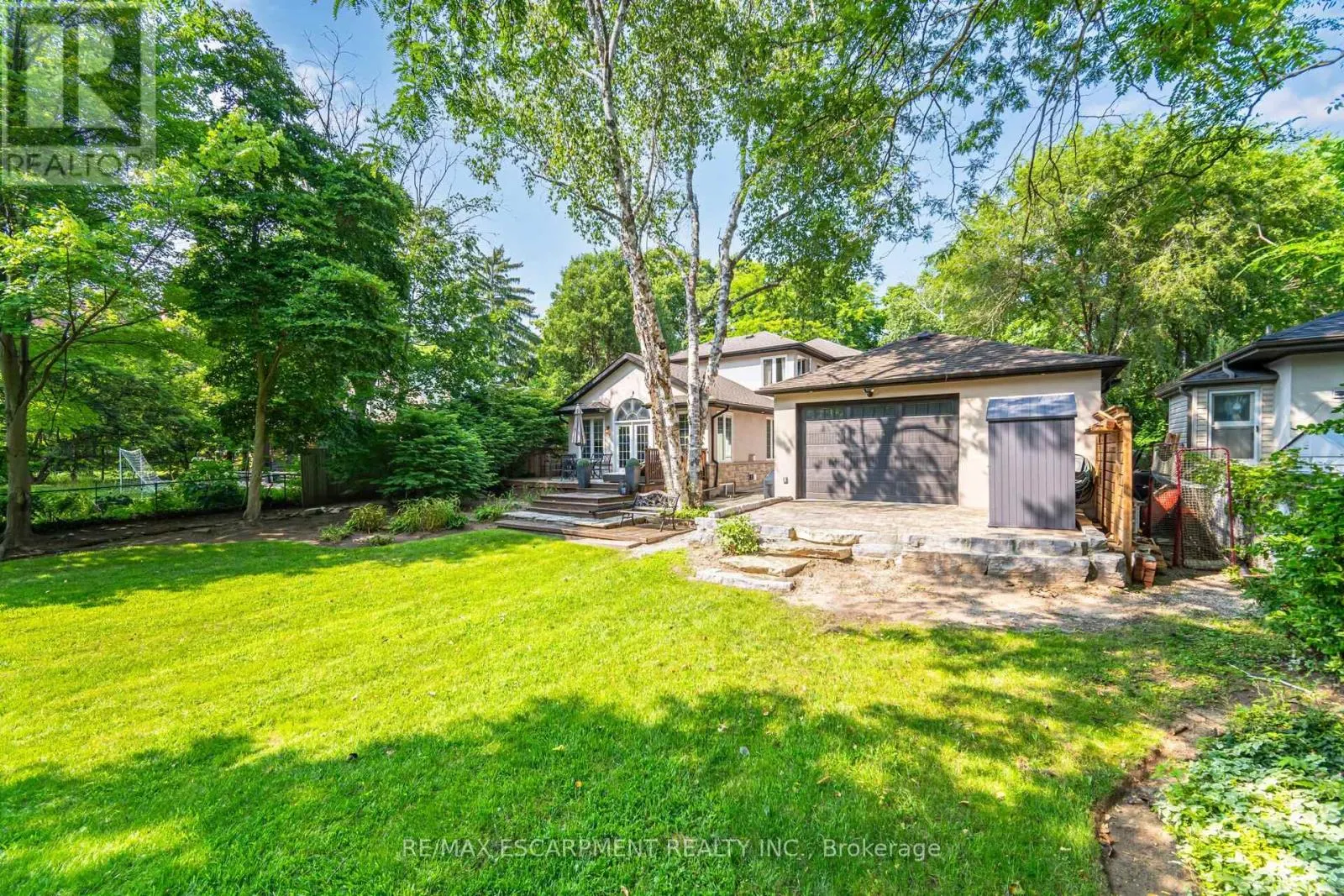 2126 GRANGE DRIVE
