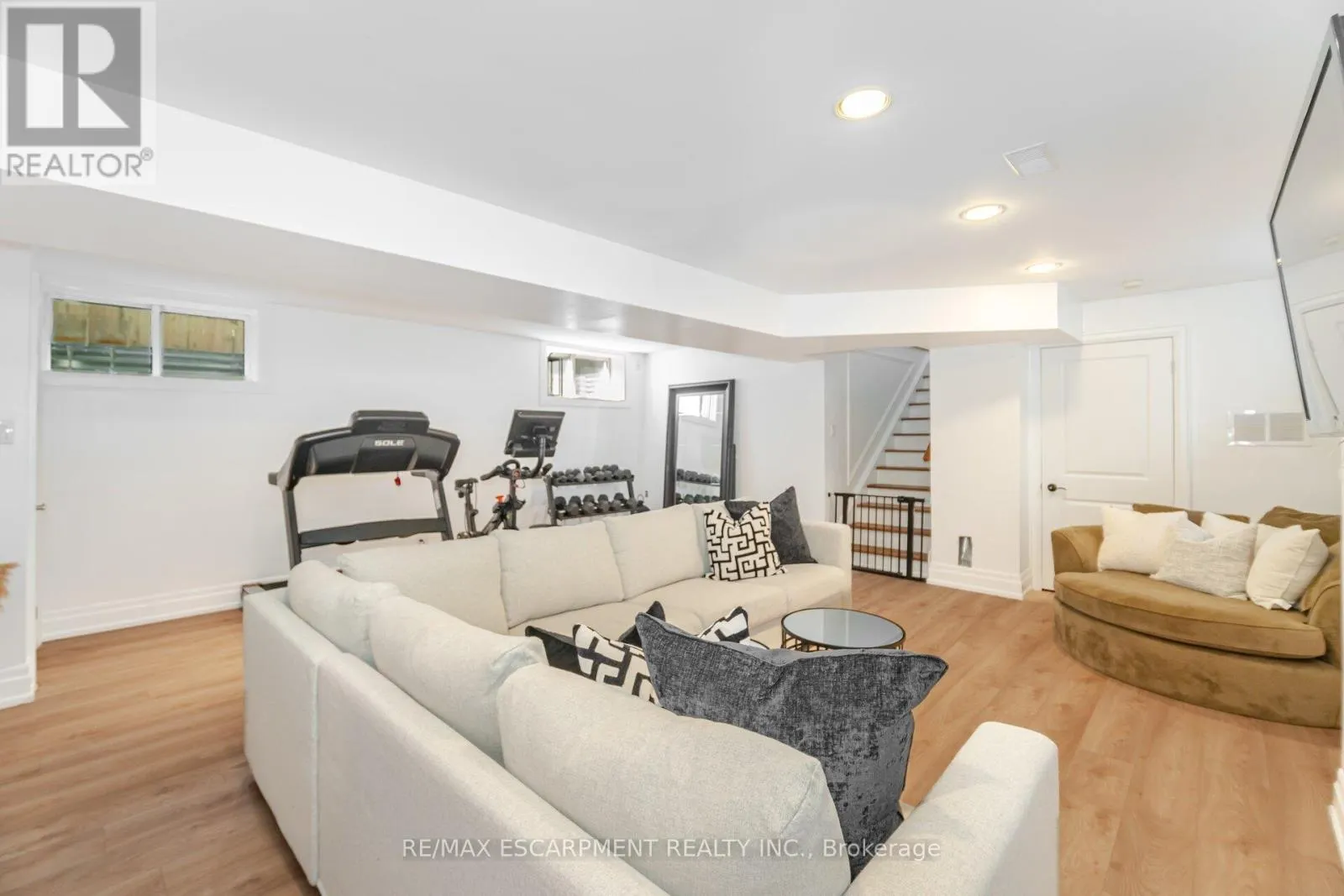 2126 GRANGE DRIVE