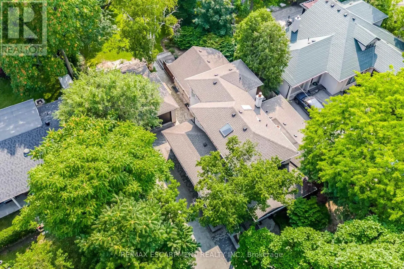 2126 GRANGE DRIVE