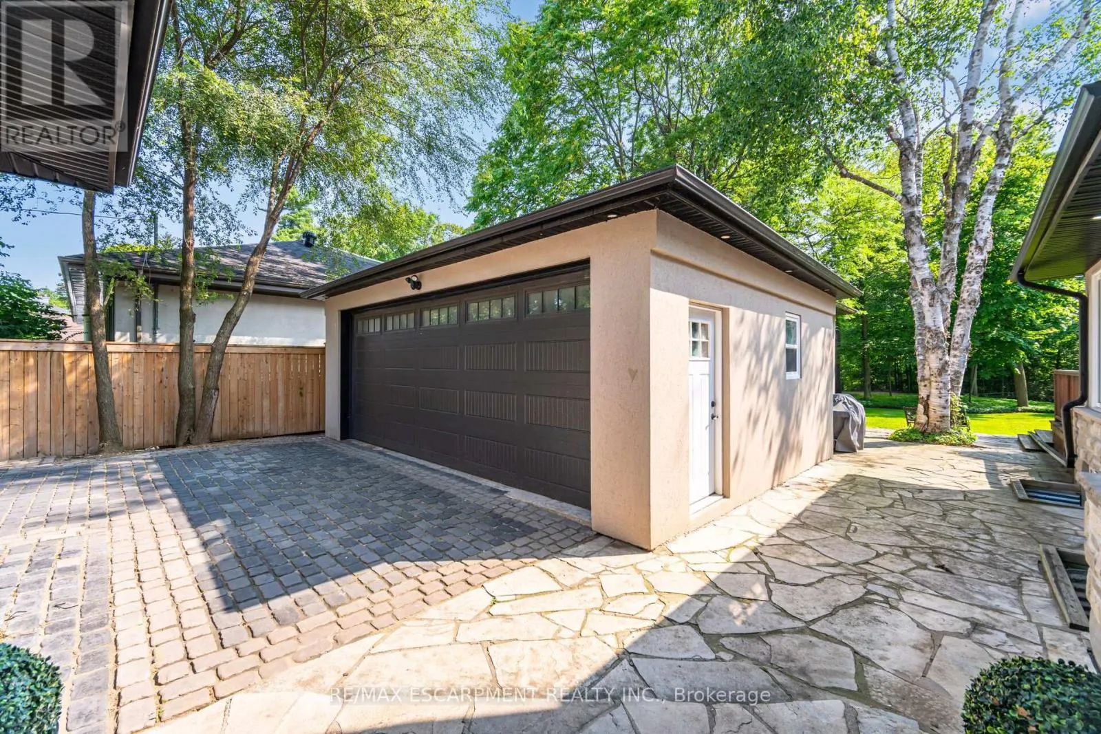 2126 GRANGE DRIVE