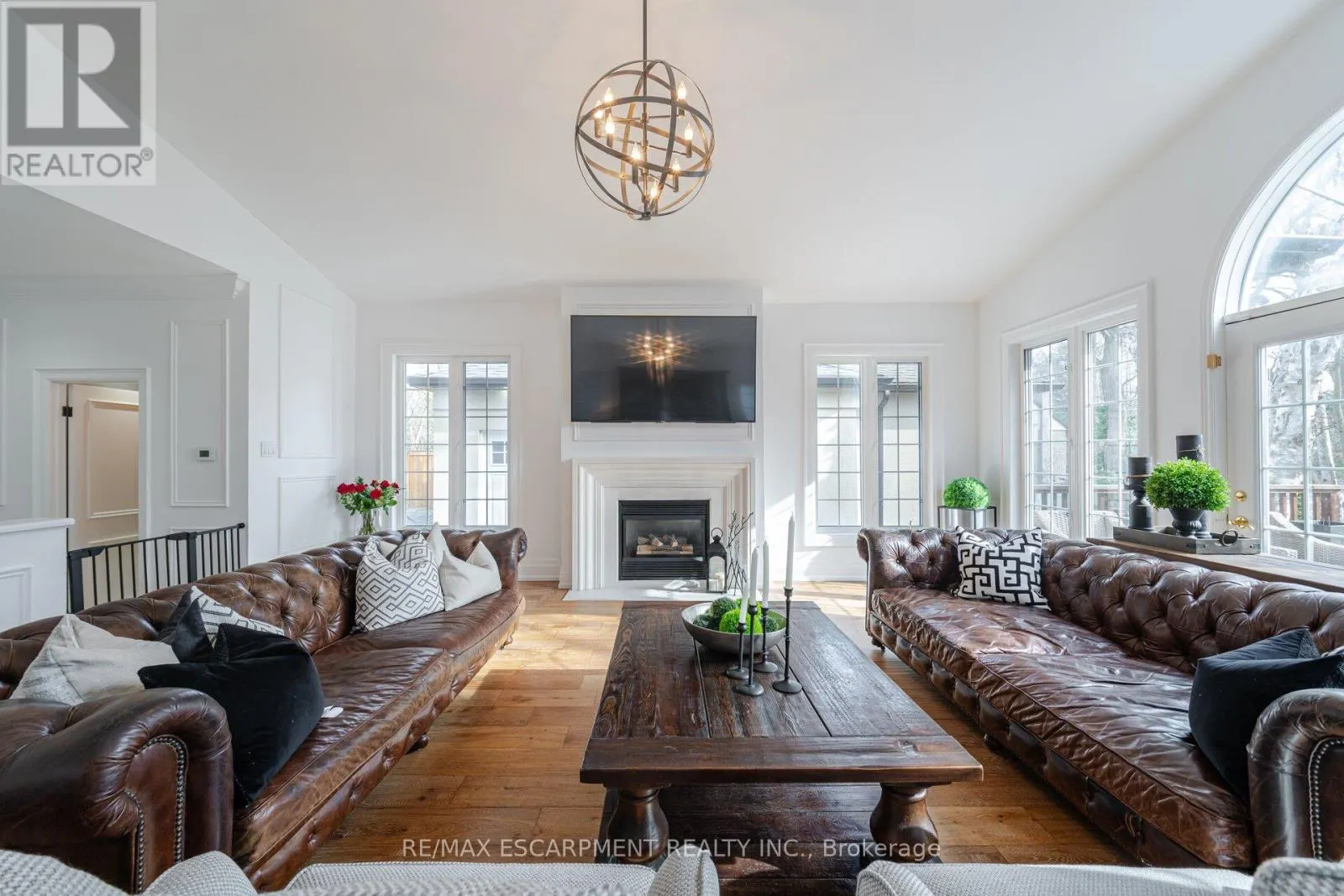 2126 GRANGE DRIVE